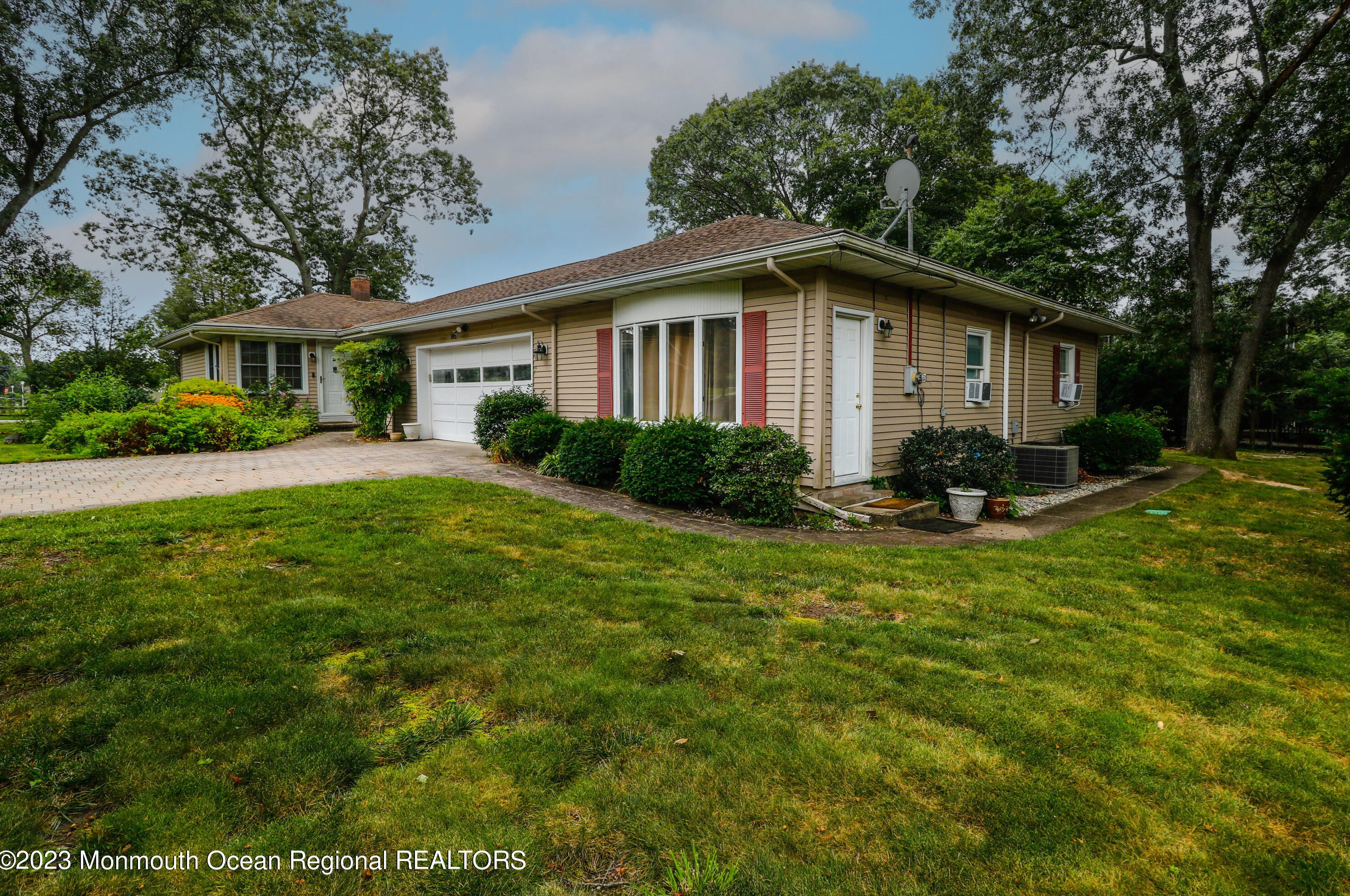 892 Briar Ave, Toms River, NJ 08753-4465