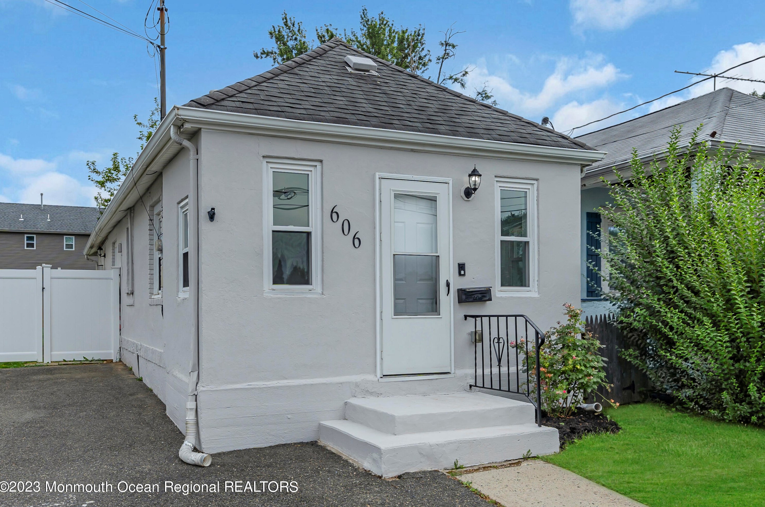 606 Lorillard Ave, Keyport, NJ 07735-3116
