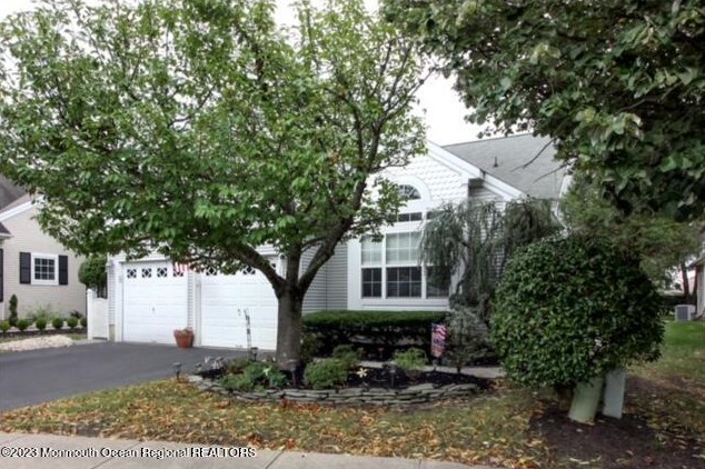 23 Dunrovin Ct, Lakehurst, NJ 08759
