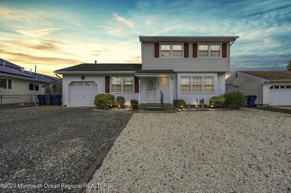 7 Boston Dr S, Tuckerton, NJ 08087