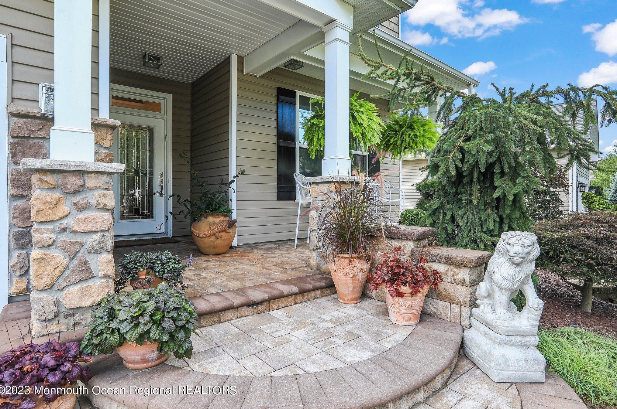 80 Wintergreen Dr, Millstone Township, NJ 07726-6009