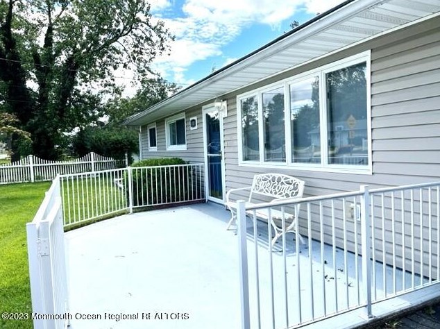 403 Applegate Ave, Toms River, NJ 08757-5233