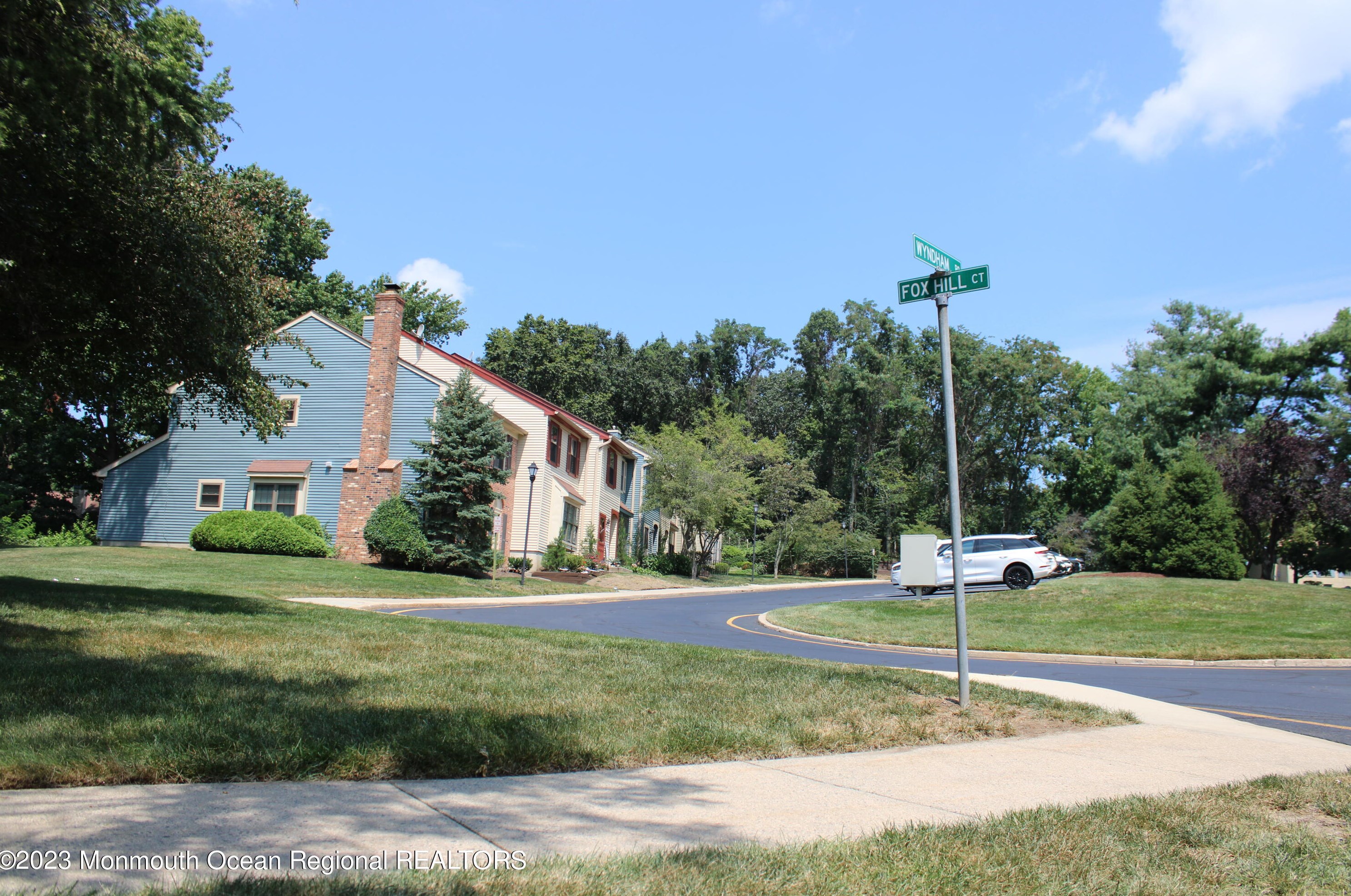 163 Foxhill Ct, Matawan NJ  07747-1867 exterior