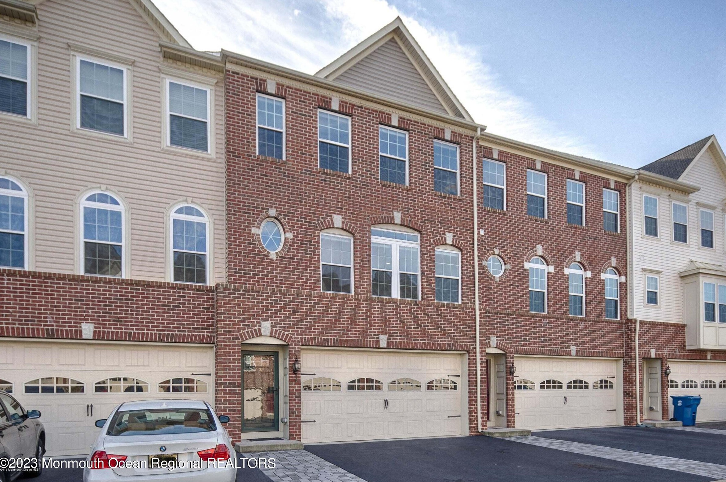 13 Pate Dr, Middletown, NJ 07748