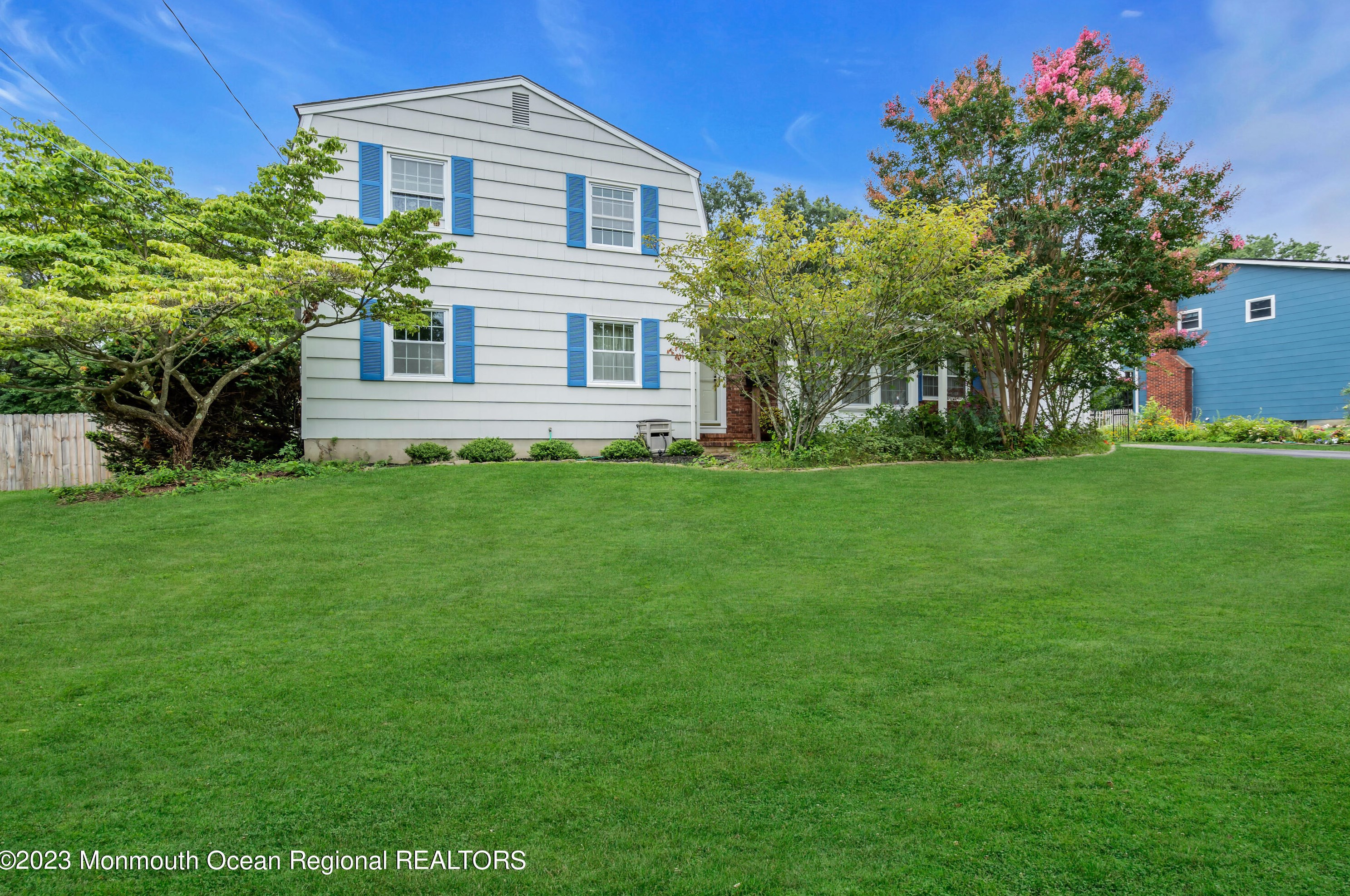 8 Old Bridge Dr, Wall Township, NJ 07731-2112