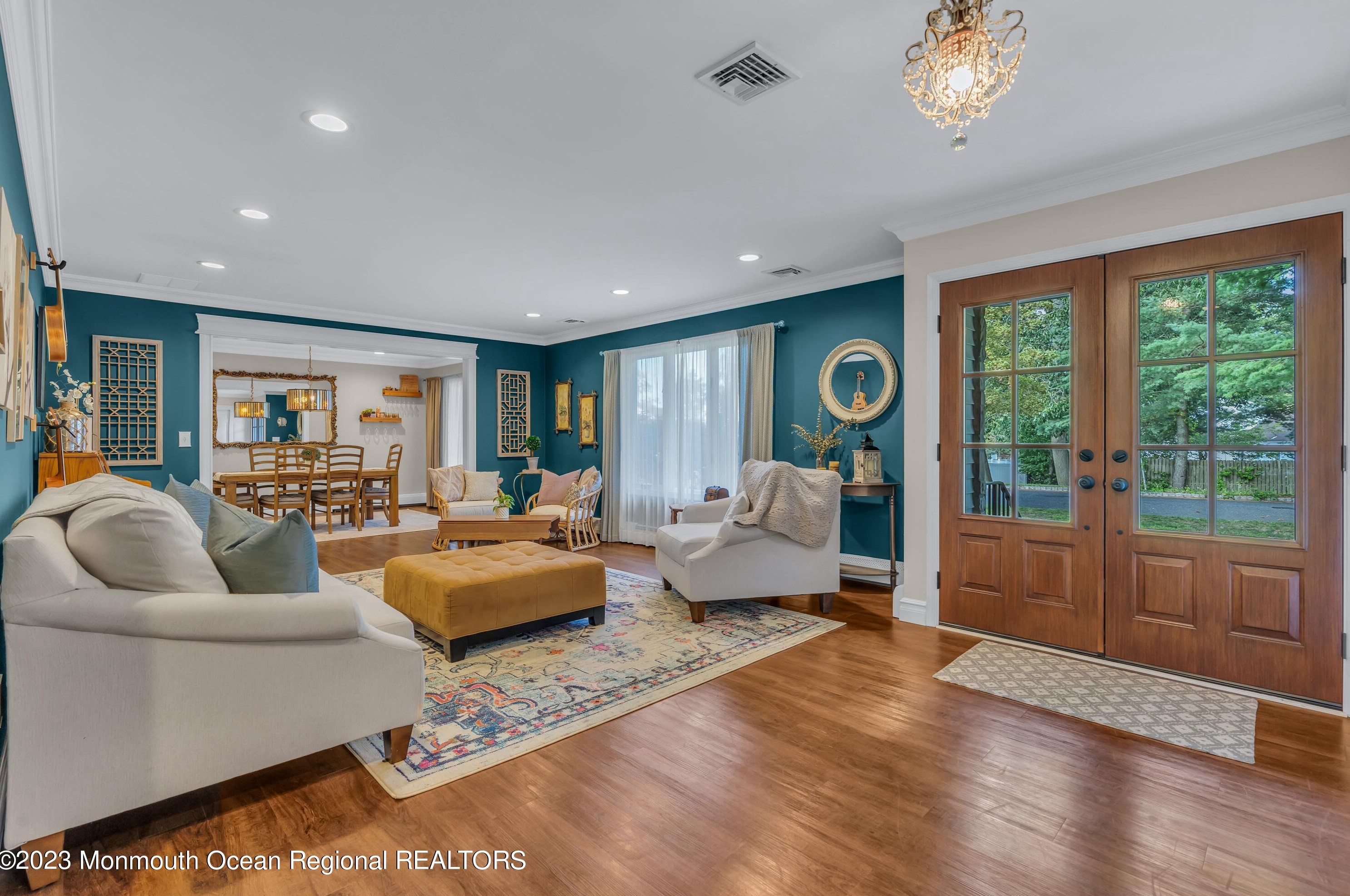 1 Marie Elaine Ct, Oakhurst NJ 07755-1483 exterior