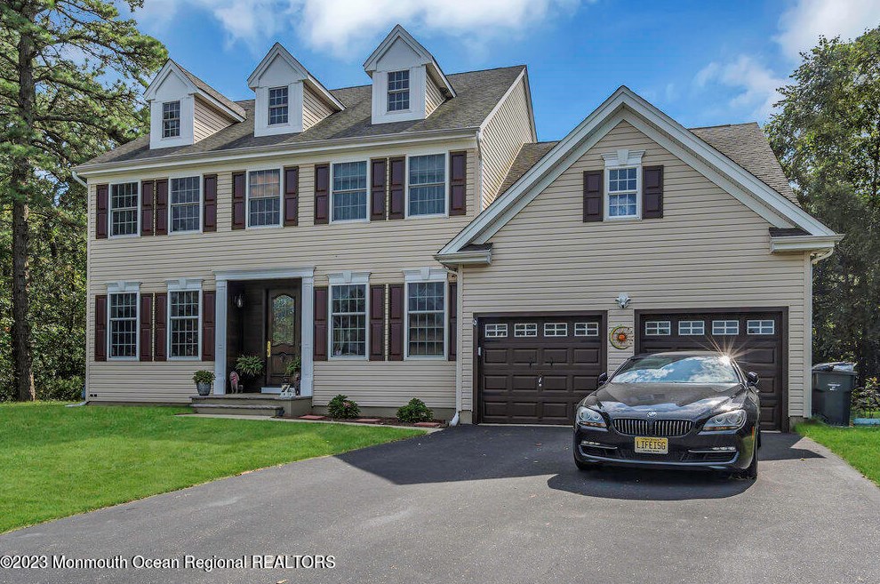 16 Lighthouse Ct, Bricktown, NJ 08723