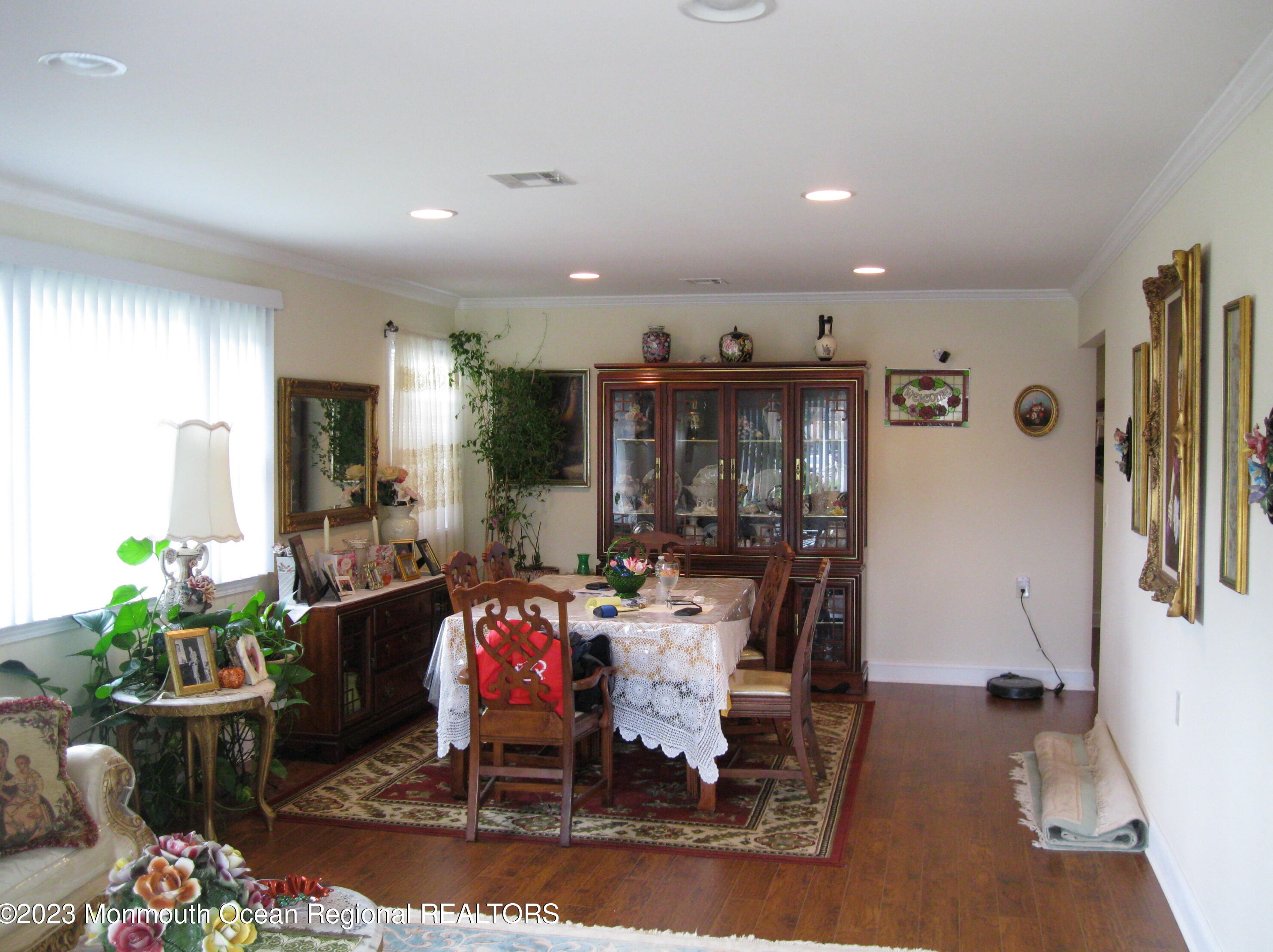 68 Barbuda St, Toms River, NJ 08757-4607
