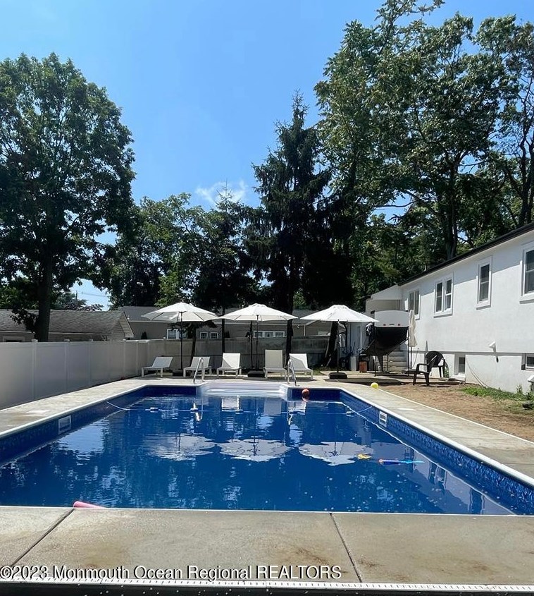 189 Elmwood Rd, Oakhurst, NJ 07755