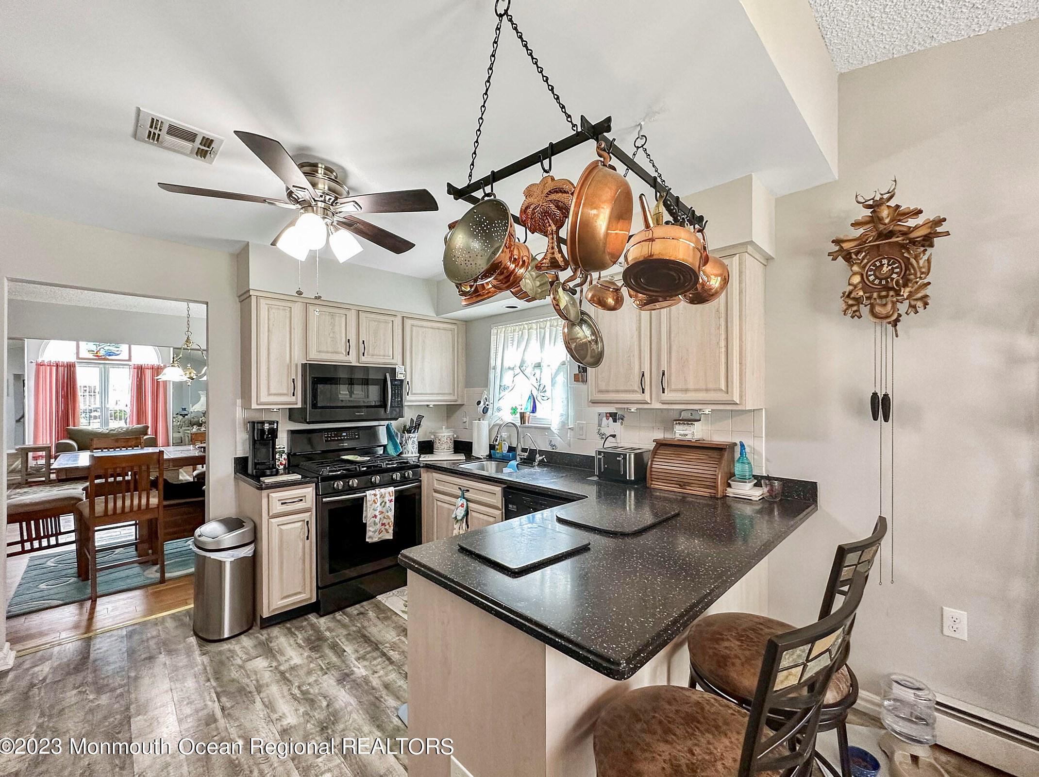 3 Sandhurst Ct, Toms River NJ  08757-6564 exterior