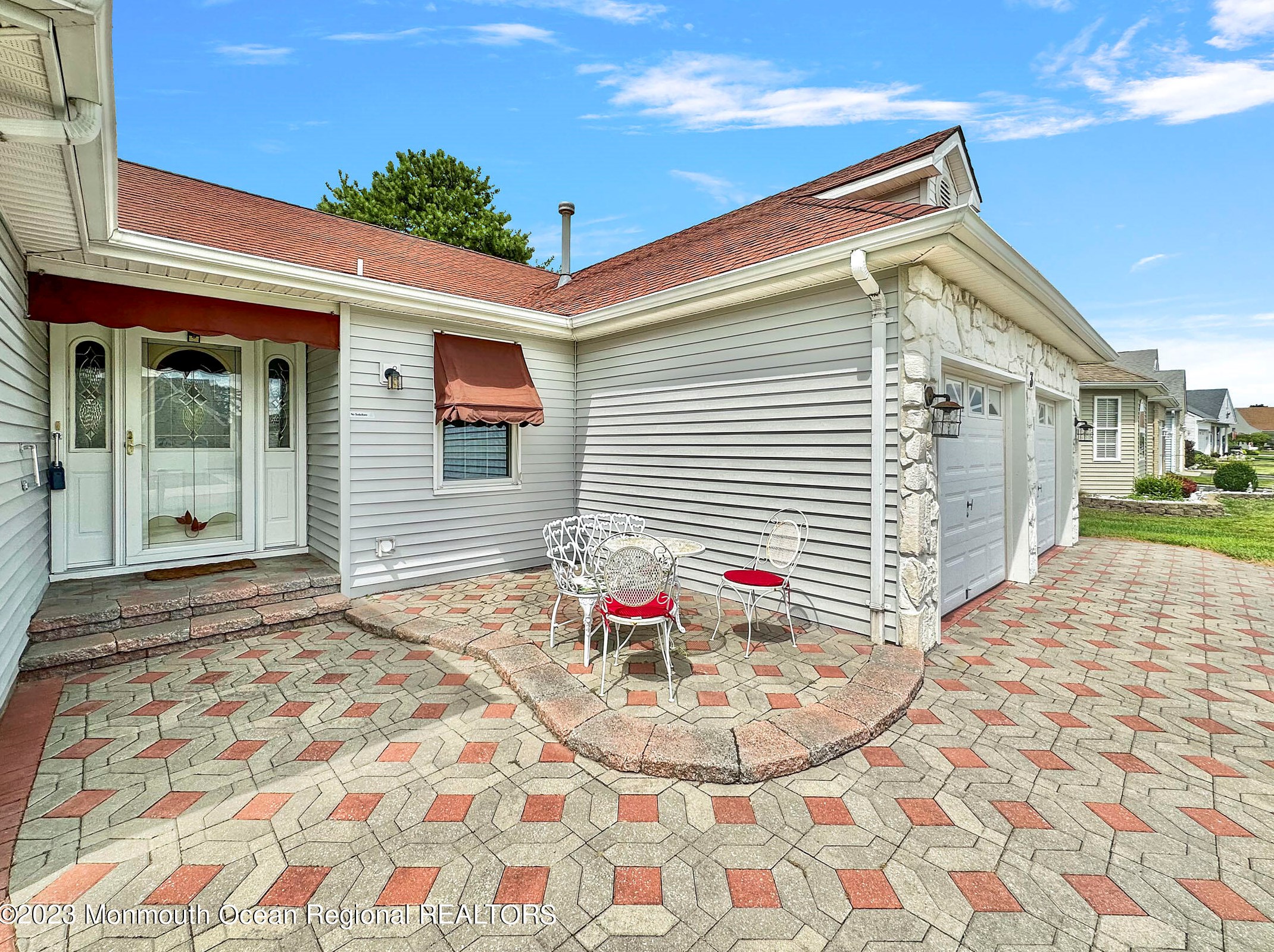 3 Sandhurst Ct, Toms River, NJ 08757