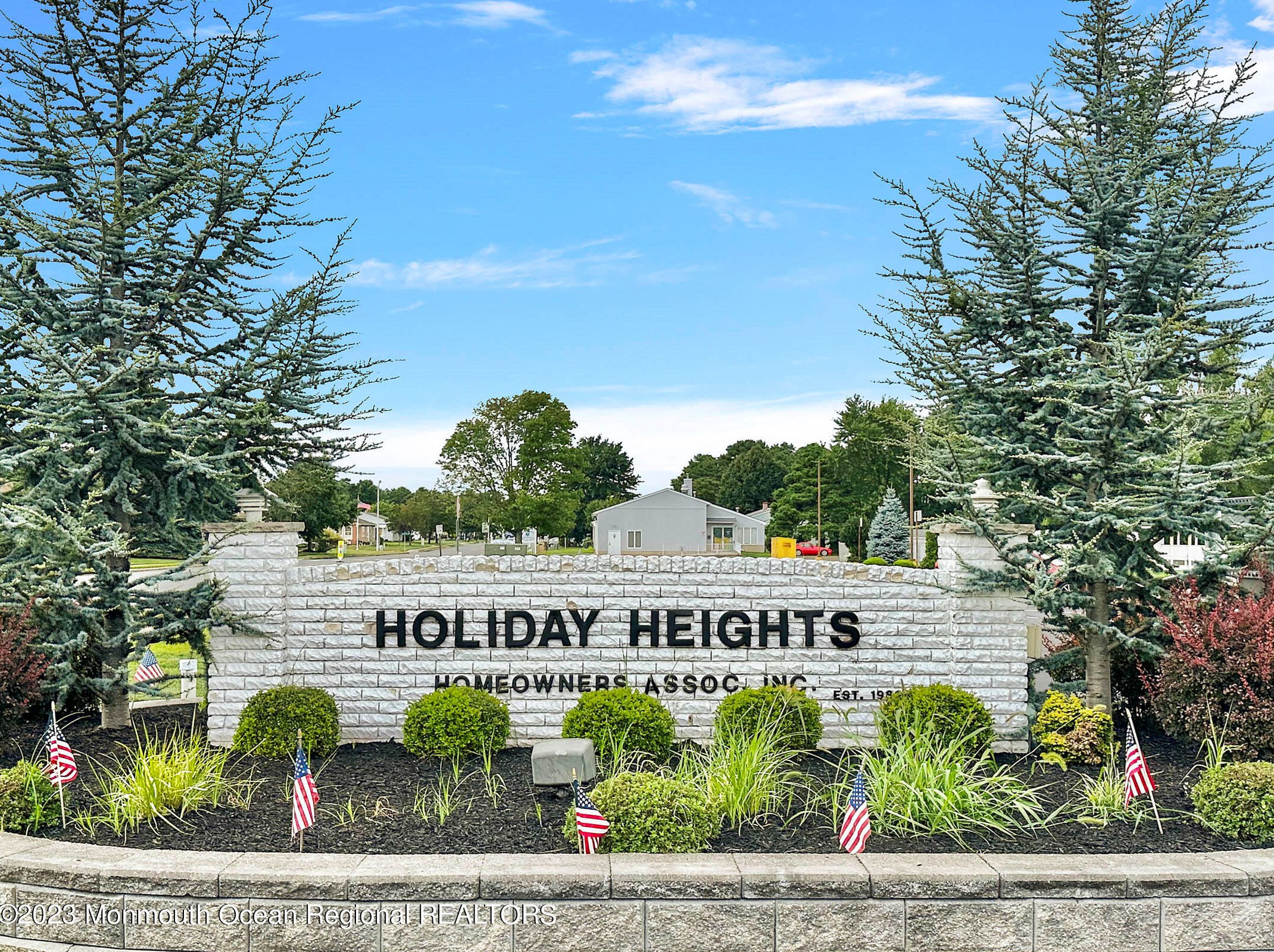 3 Sandhurst Ct, Toms River NJ  08757-6564 exterior