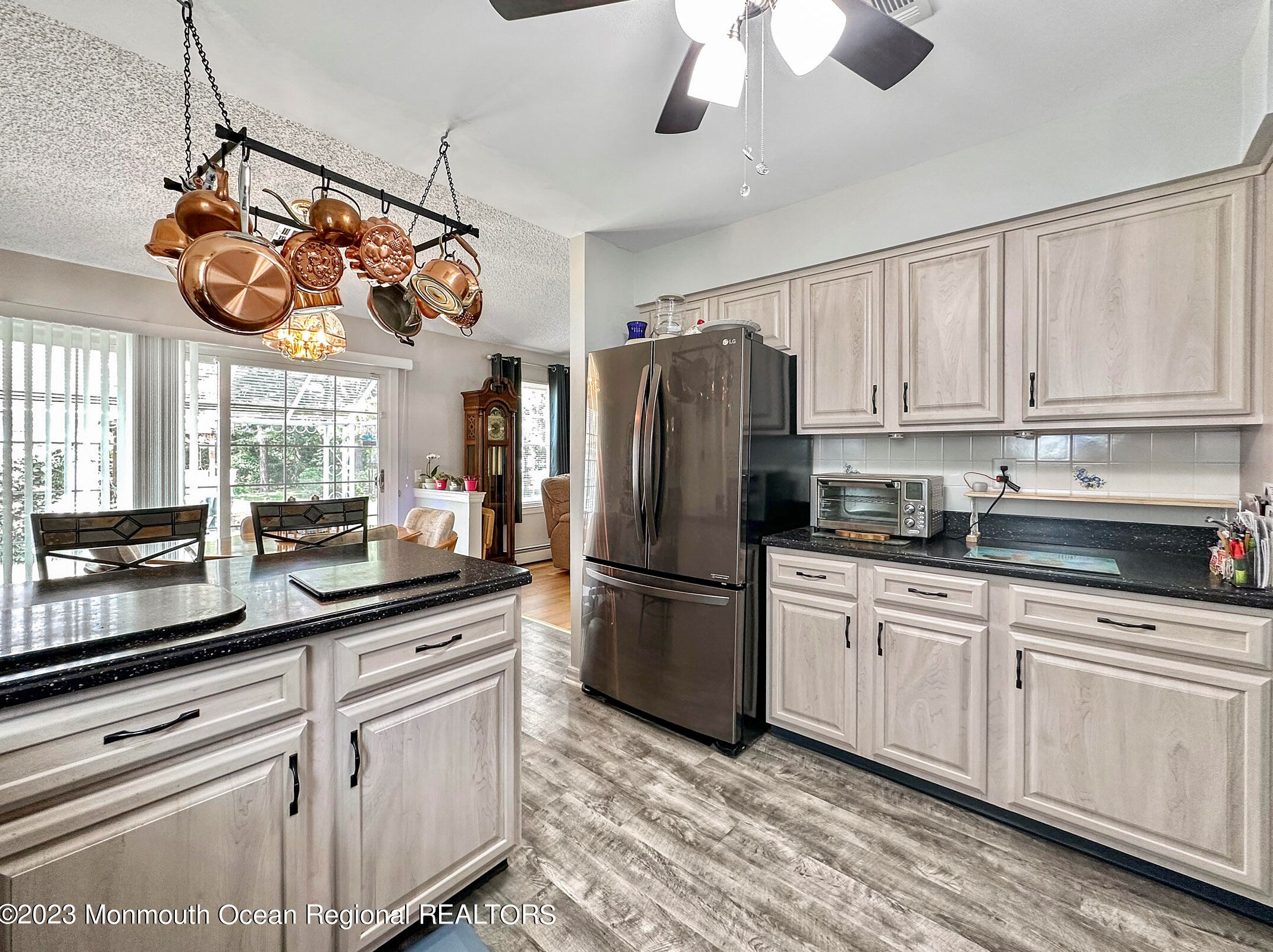 3 Sandhurst Ct, Toms River NJ  08757-6564 exterior