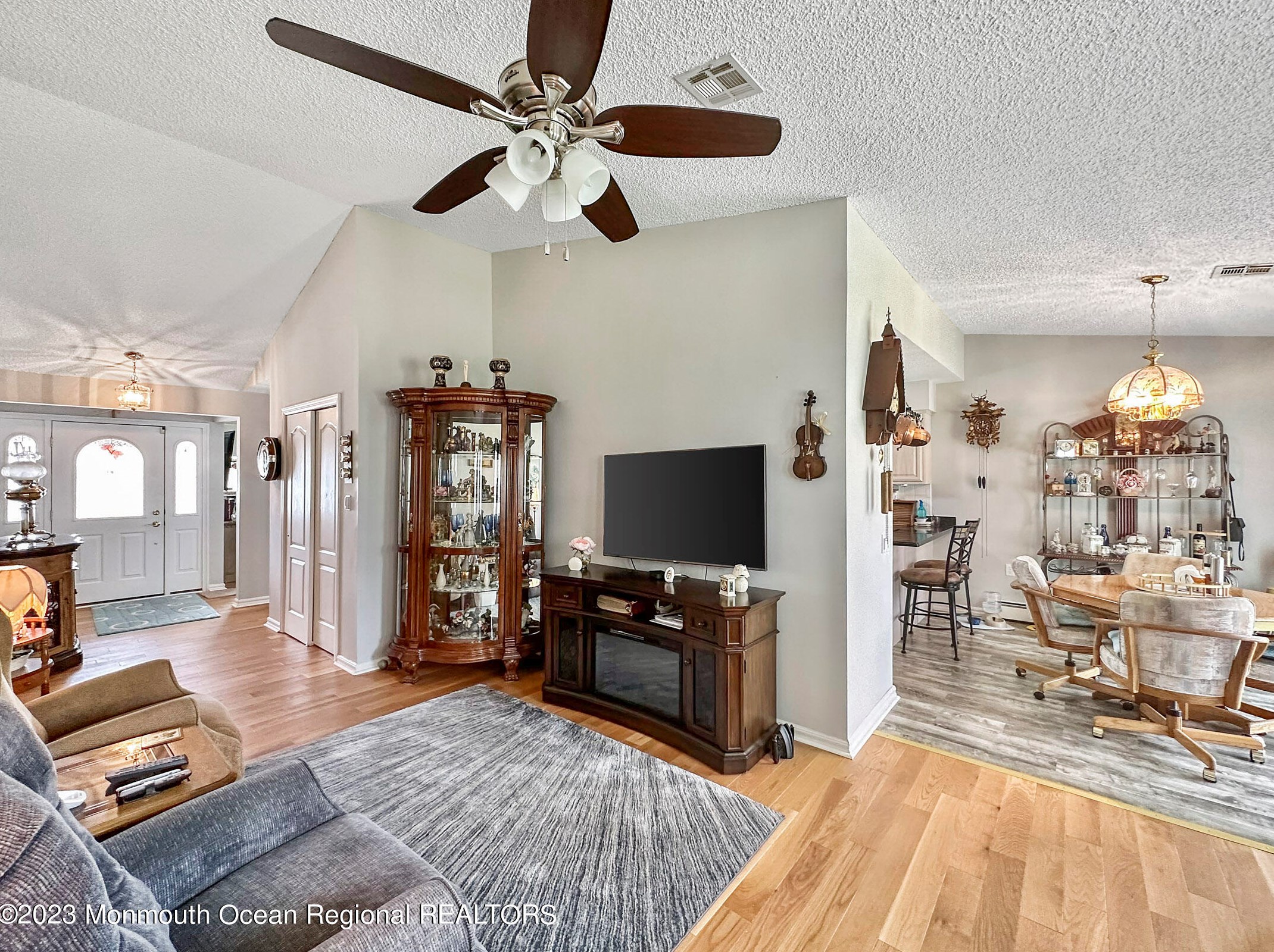 3 Sandhurst Ct, Toms River NJ  08757-6564 exterior