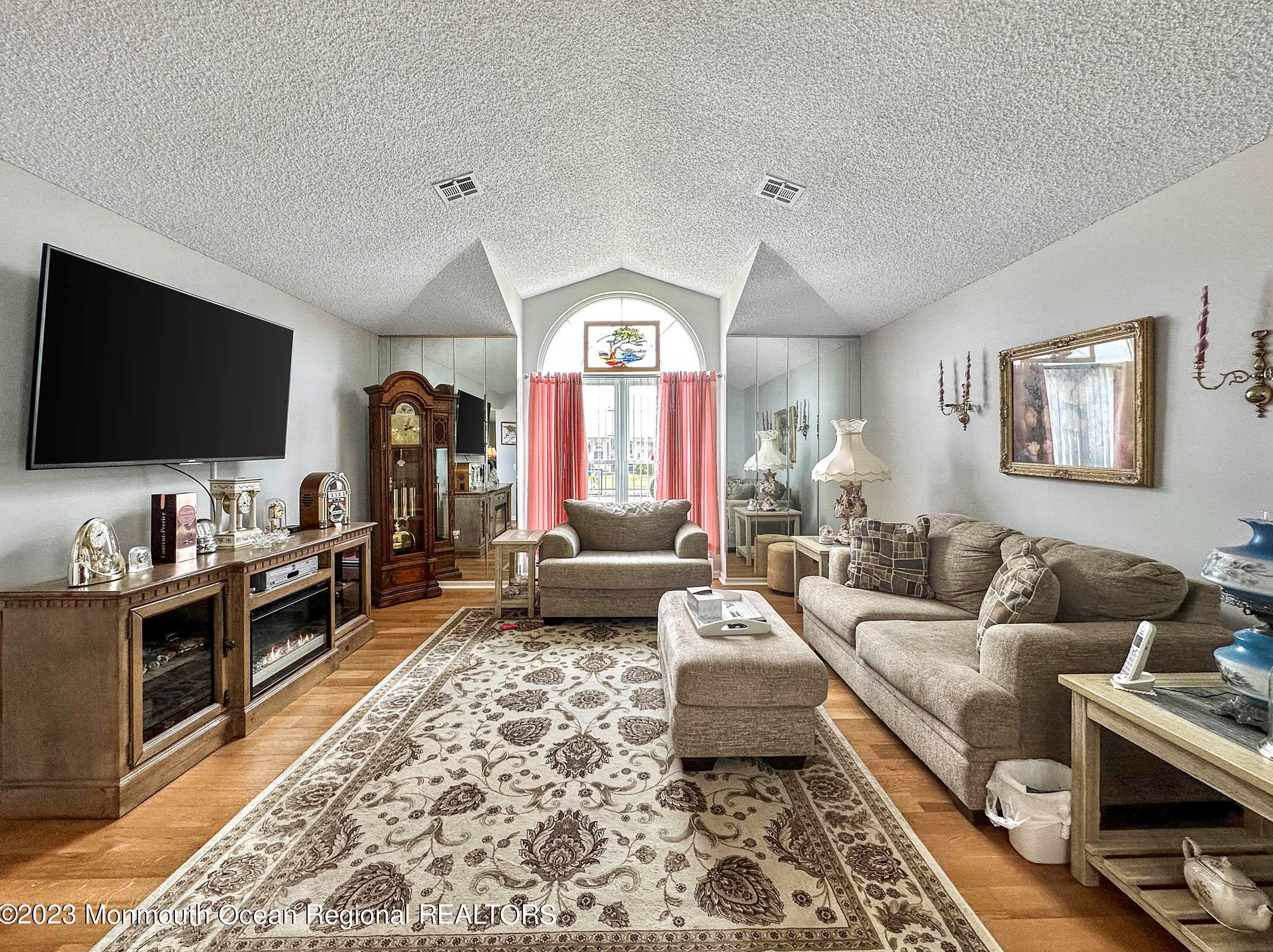 3 Sandhurst Ct, Toms River NJ  08757-6564 exterior