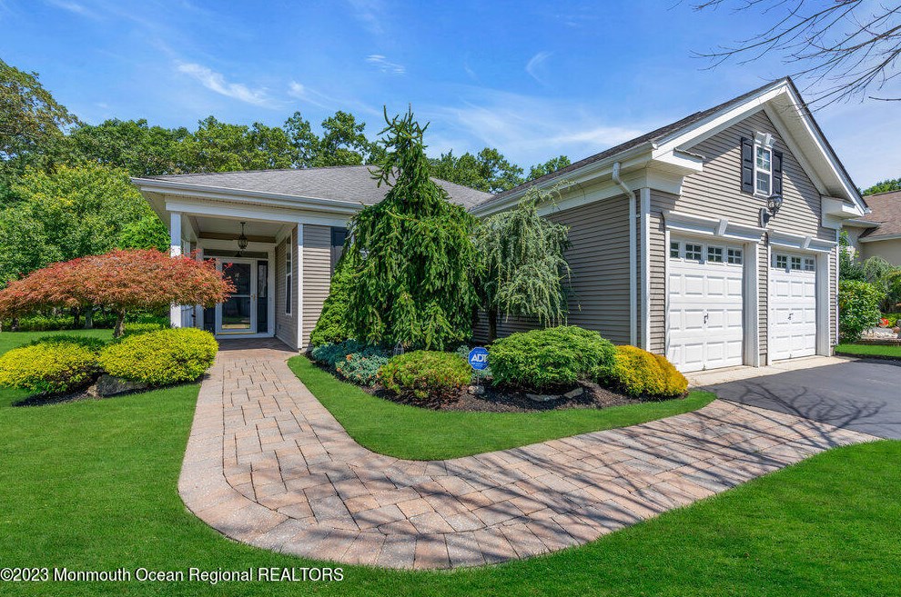 18 Devonshire Way, Jackson Twp, NJ 08527