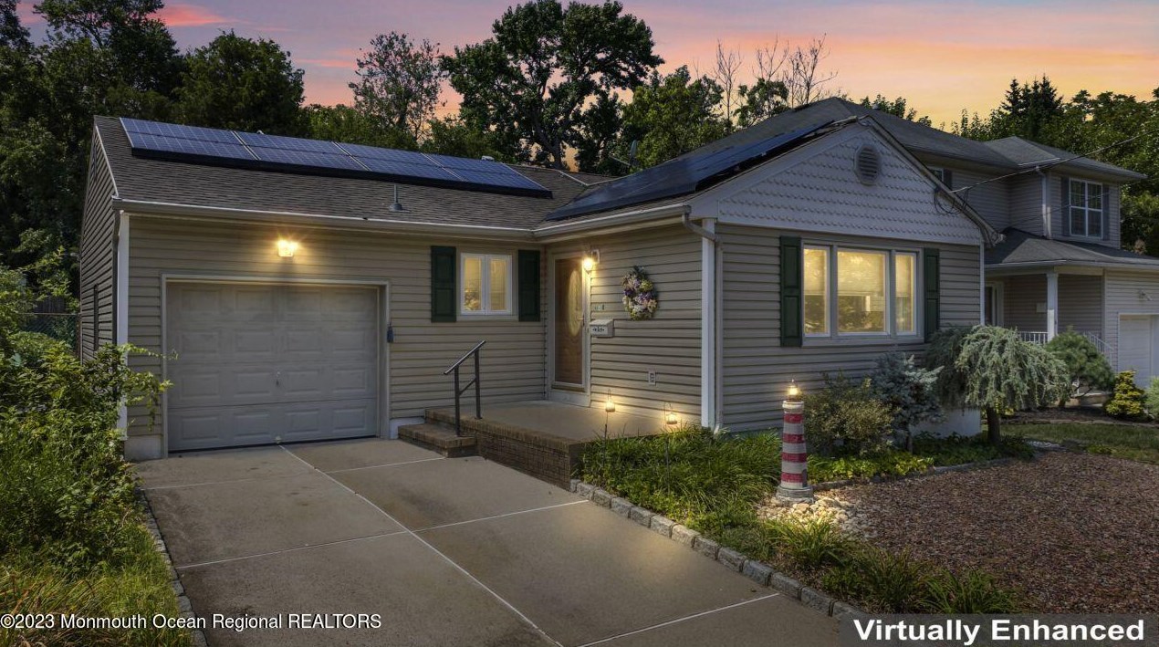 8 Glenwood Ave, Sayreville, NJ 08872-1208