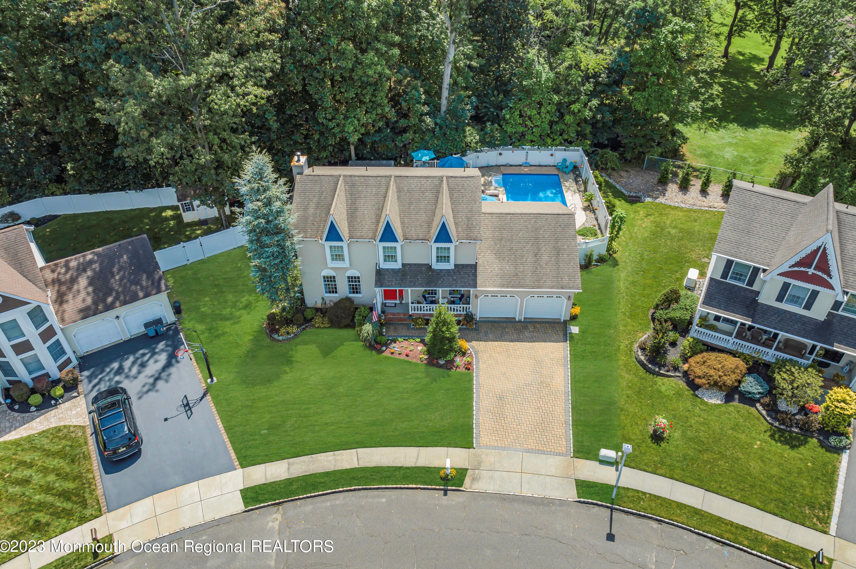 4 Matawan Green Ln, Matawan, NJ 07747-3581