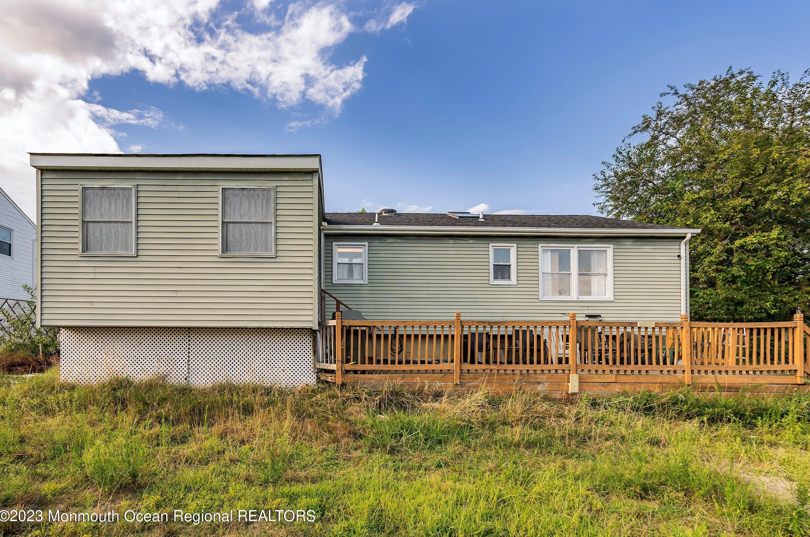 811 Apple Ct, Toms River NJ  08753-3742 exterior