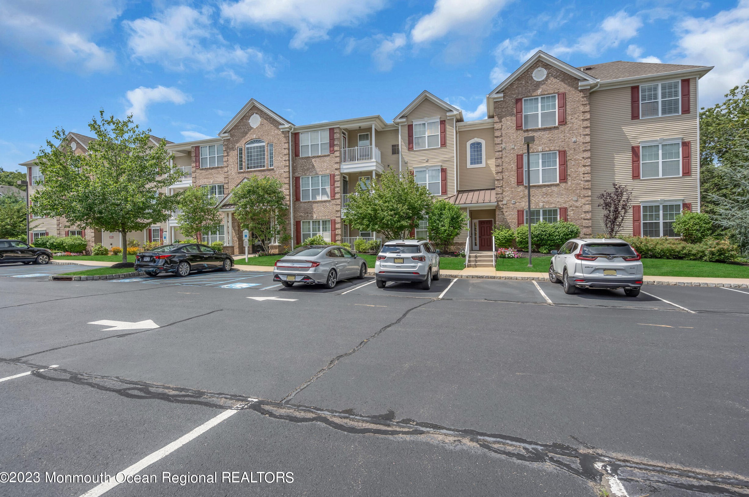 726 Amy Ct, Lakewood, NJ 08701