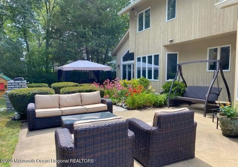 805 Holly Berry Ln, Bricktown, NJ 08724