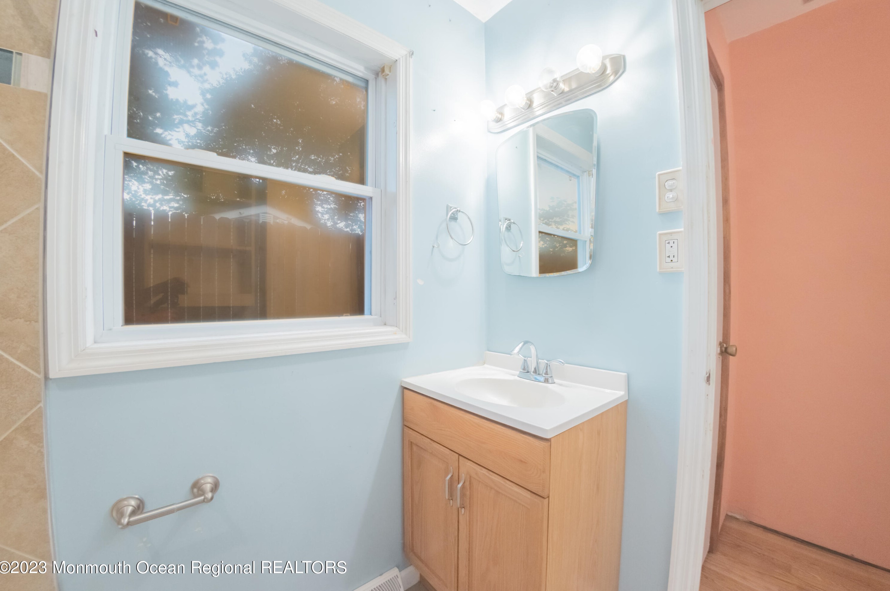 113 5 St, Barnegat Township NJ 08005-1217 exterior