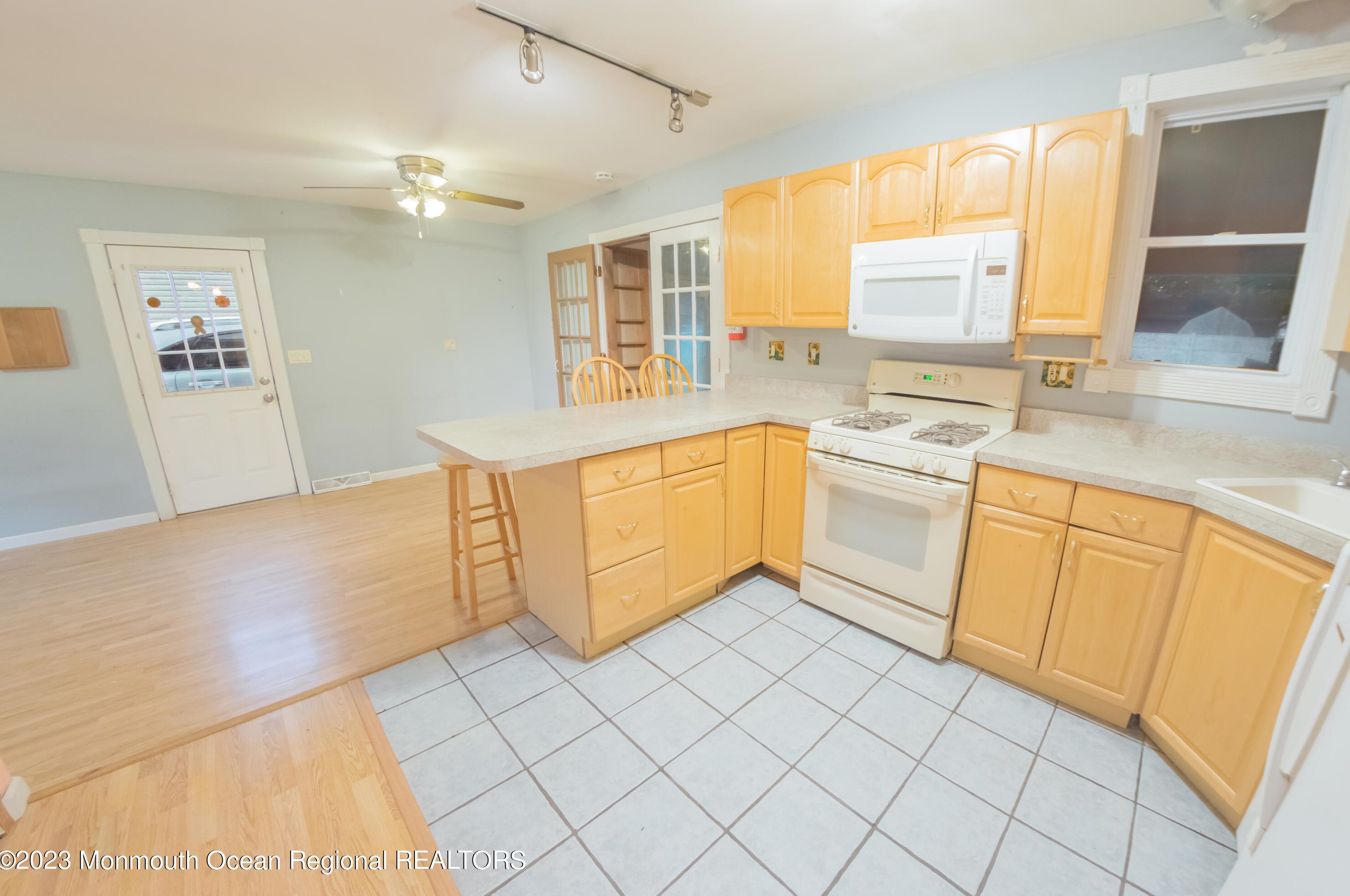 113 5 St, Barnegat Township NJ 08005-1217 exterior