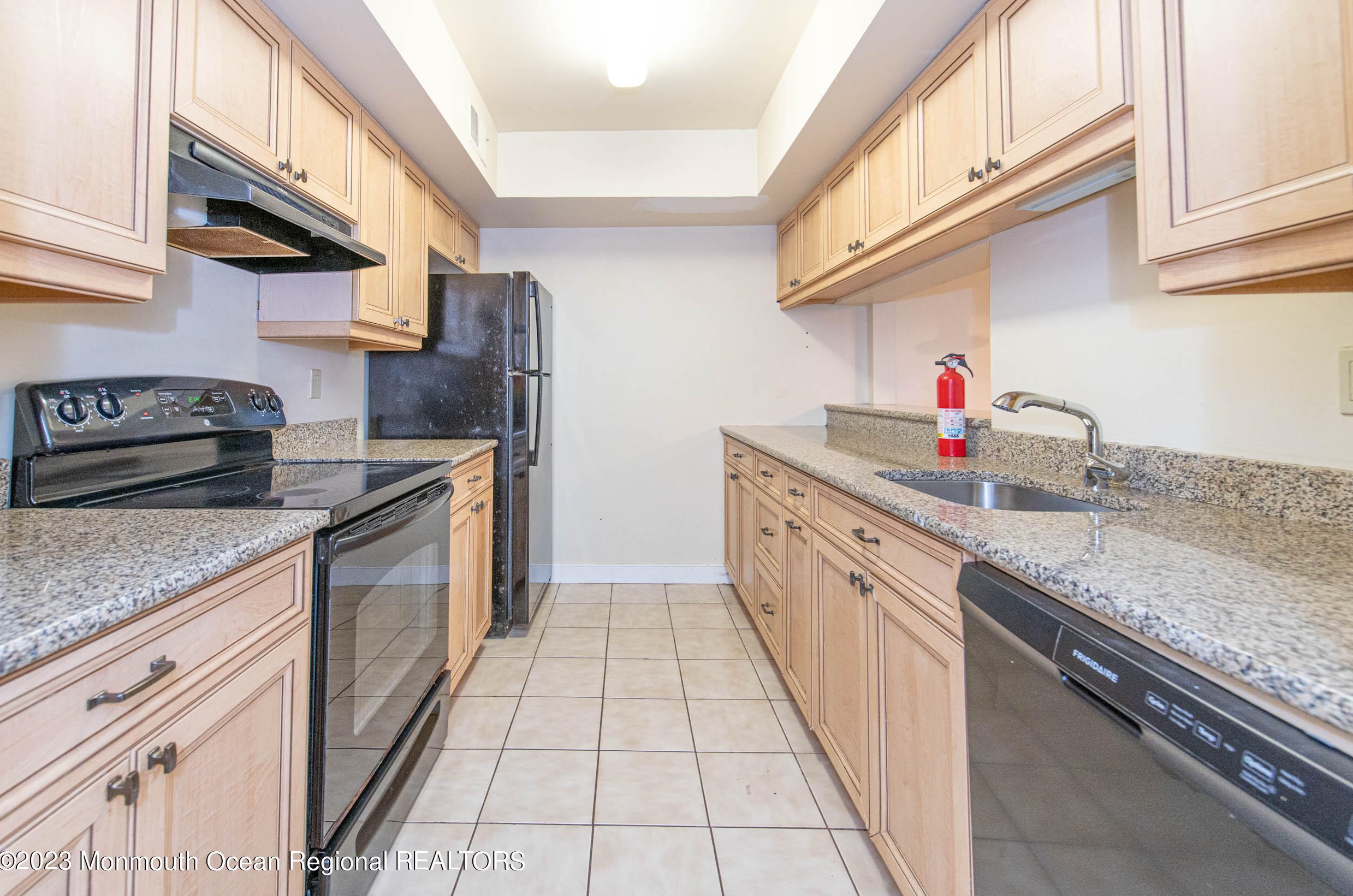 116 Walnut Dr, Wall Township, NJ 07762-2122