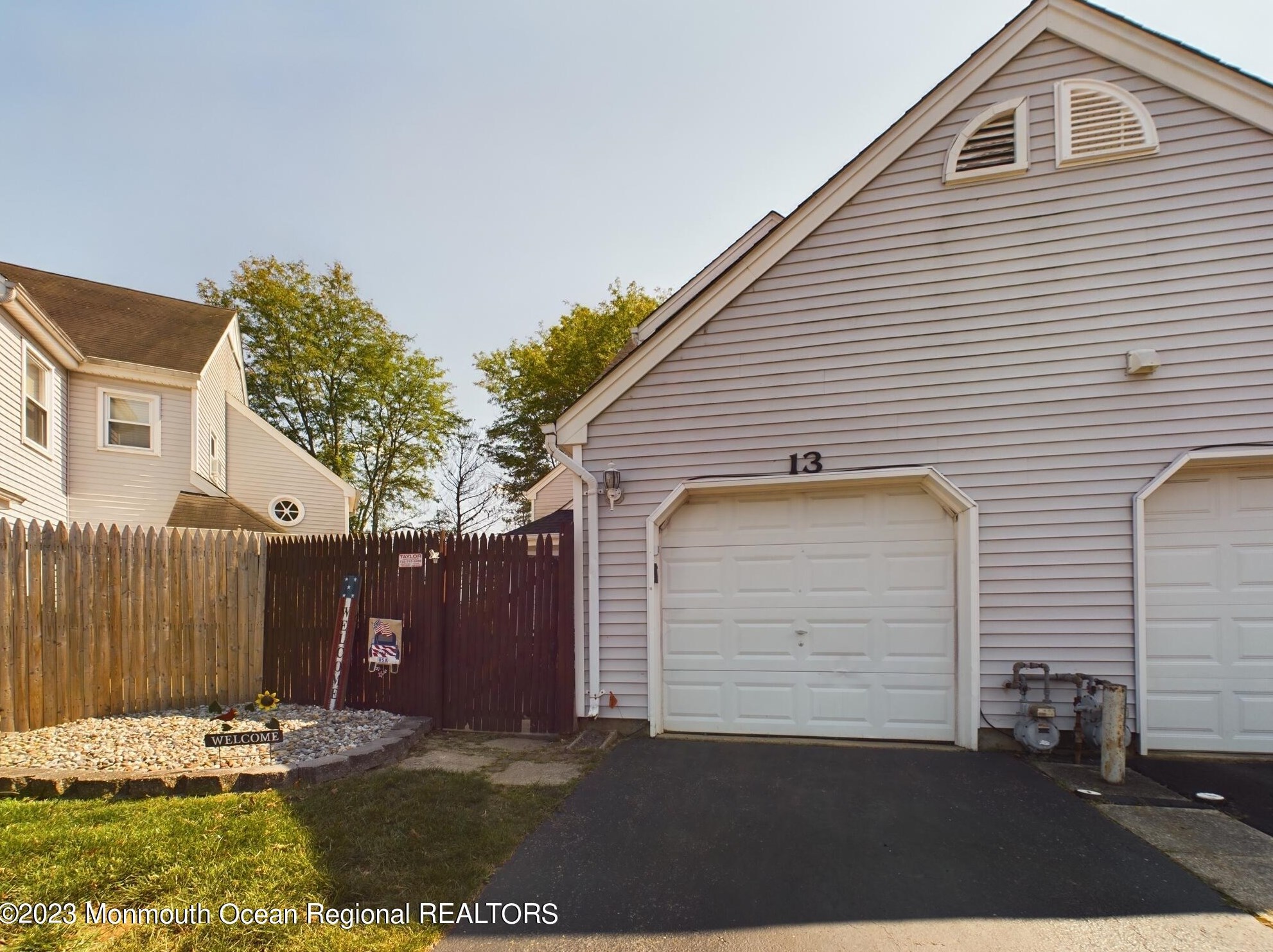 13 Stowe Ct, East Freehold, NJ 07728