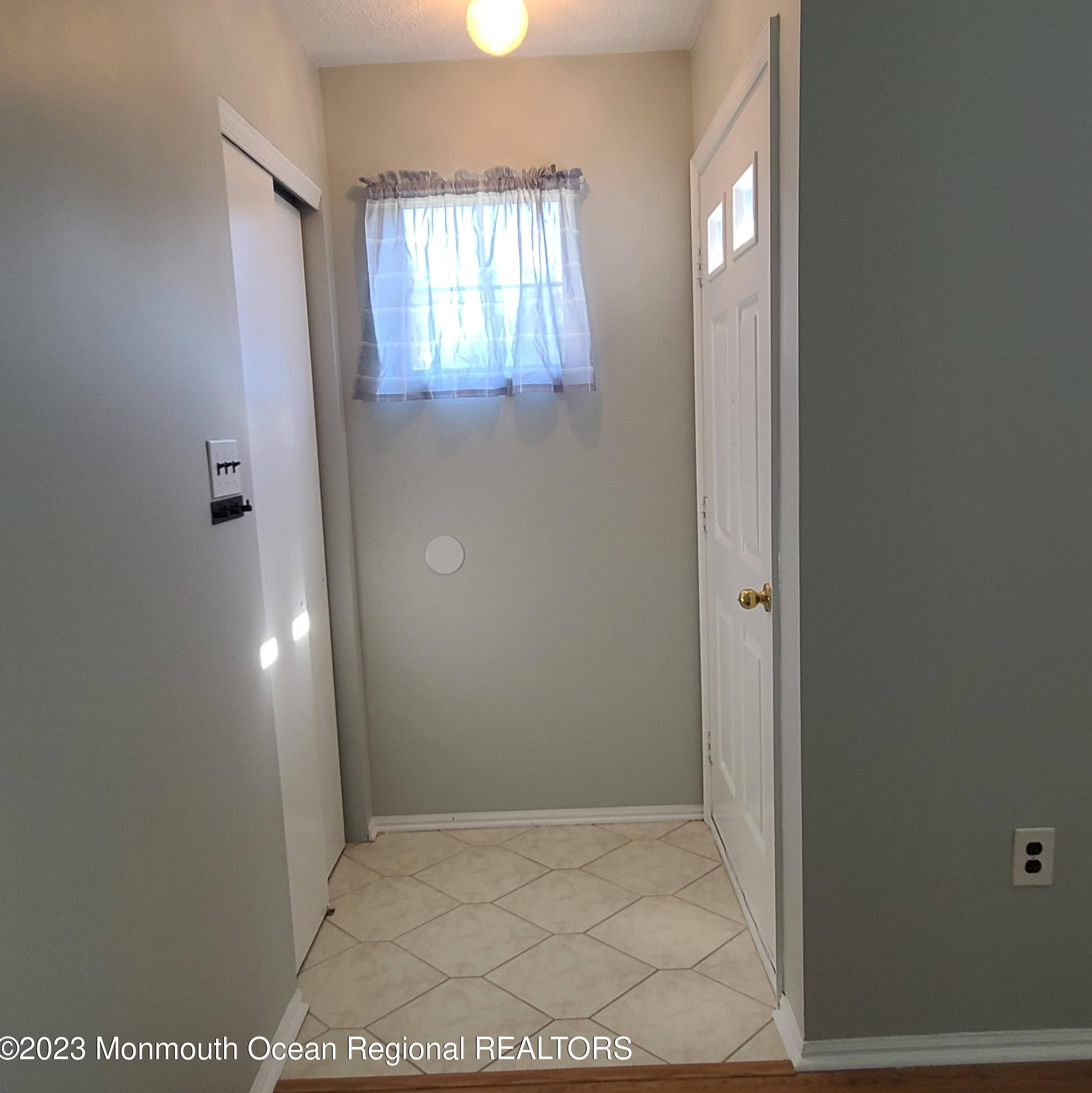 29 Carnaby Close #1000, East Freehold, NJ
