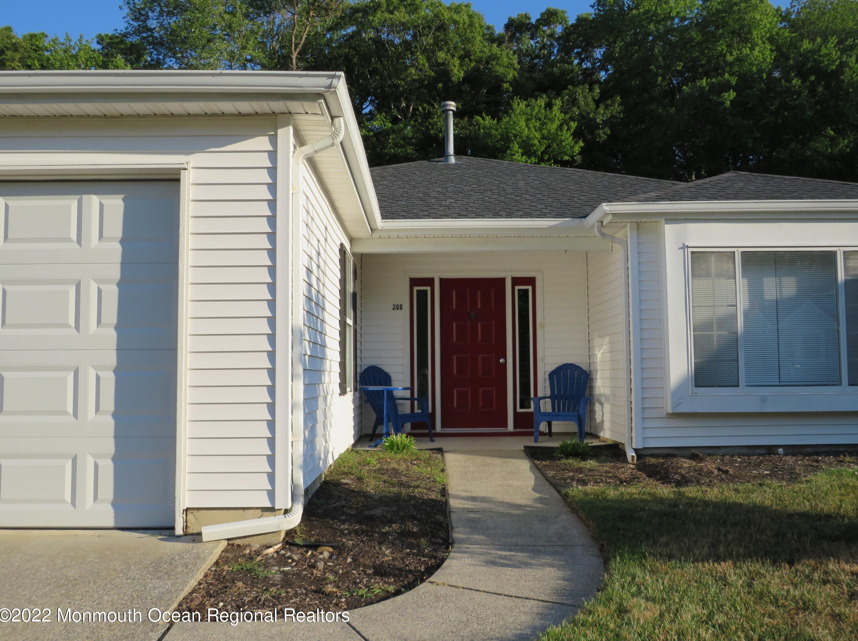 209 Danbury Dr, Tuckerton, NJ 08087-1368