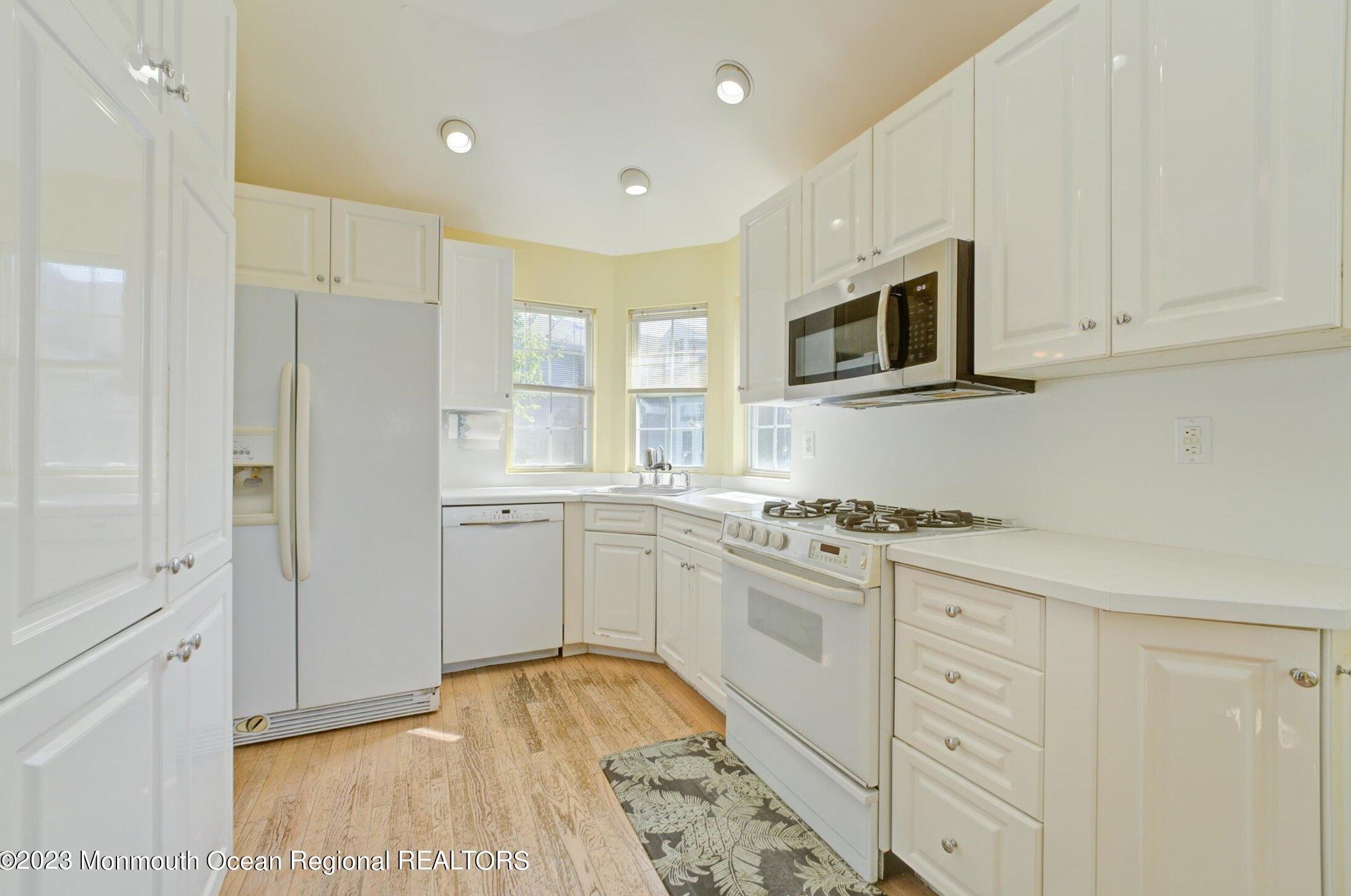 97 Kentucky Way, East Freehold NJ 07728-4653 exterior