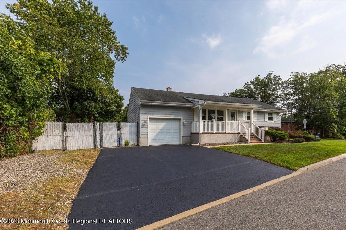 1 Union St, Matawan, NJ 07747-2811