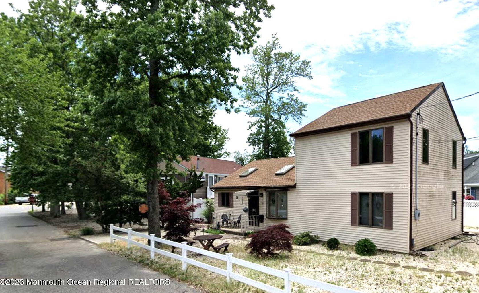 9 Barnes Dr, Bricktown, NJ 08723