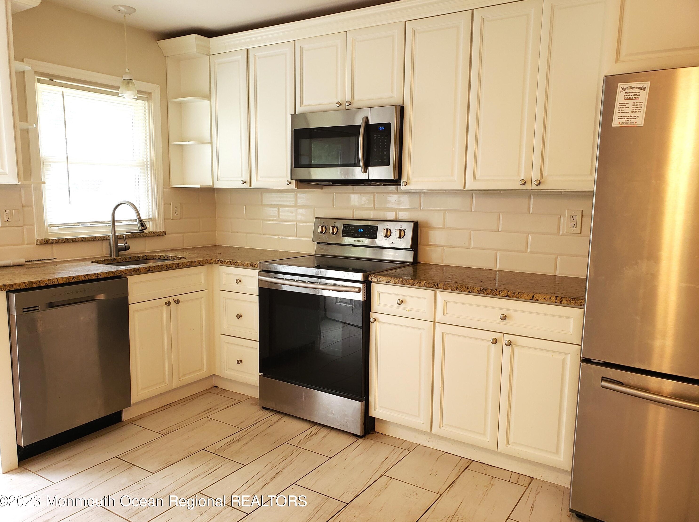 495 Thornbury Ct #b, Lakewood, NJ 08701