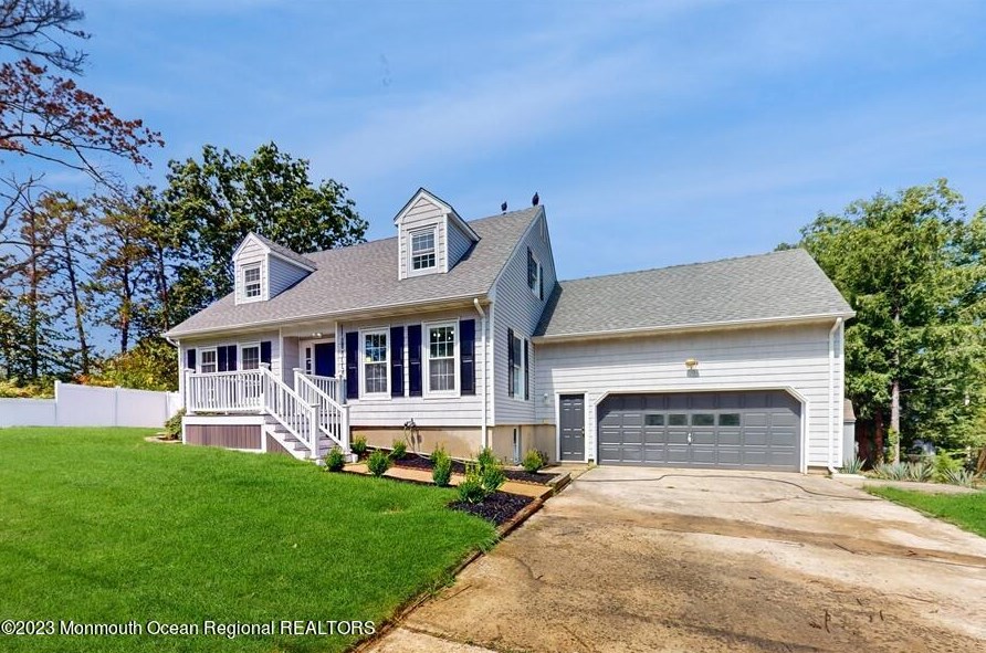 1825 9th Ave, Toms River, NJ 08757-2942