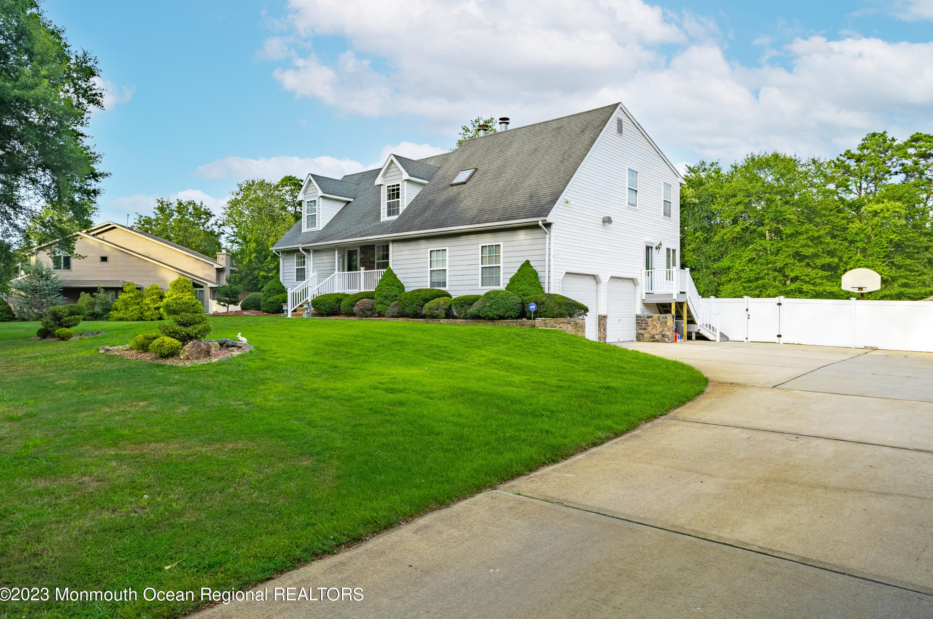 719 Maple Rd, Lacey Township, NJ 08734