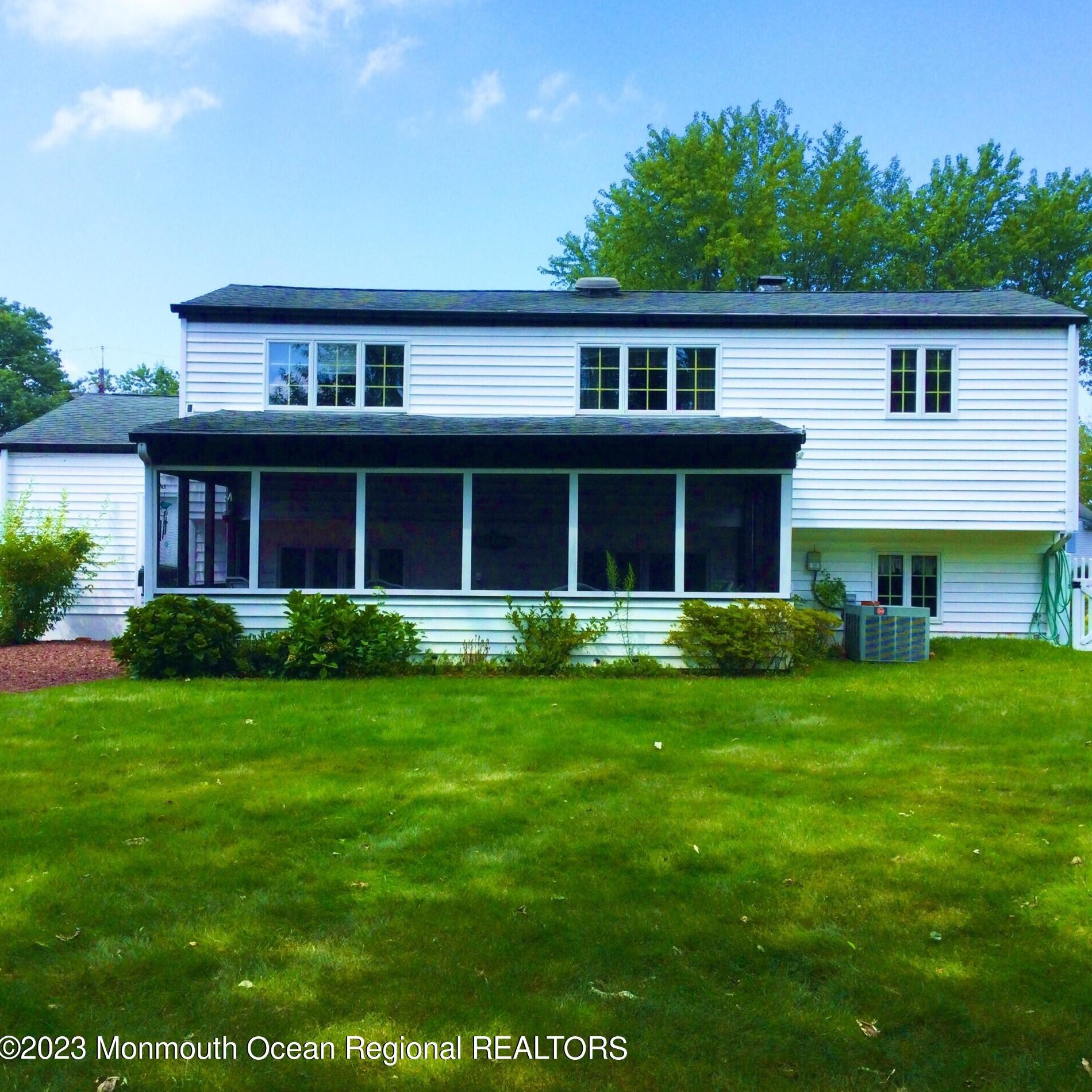 21 Barrier Dr, Hazlet, NJ 07730