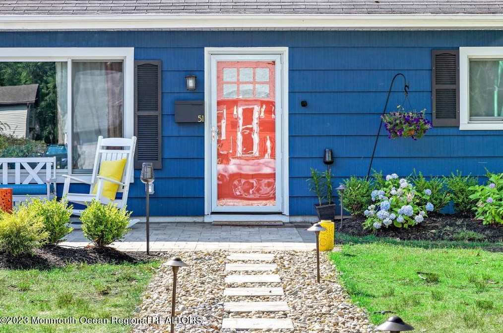 51 Fierro Ave, Matawan, NJ 07747-3038