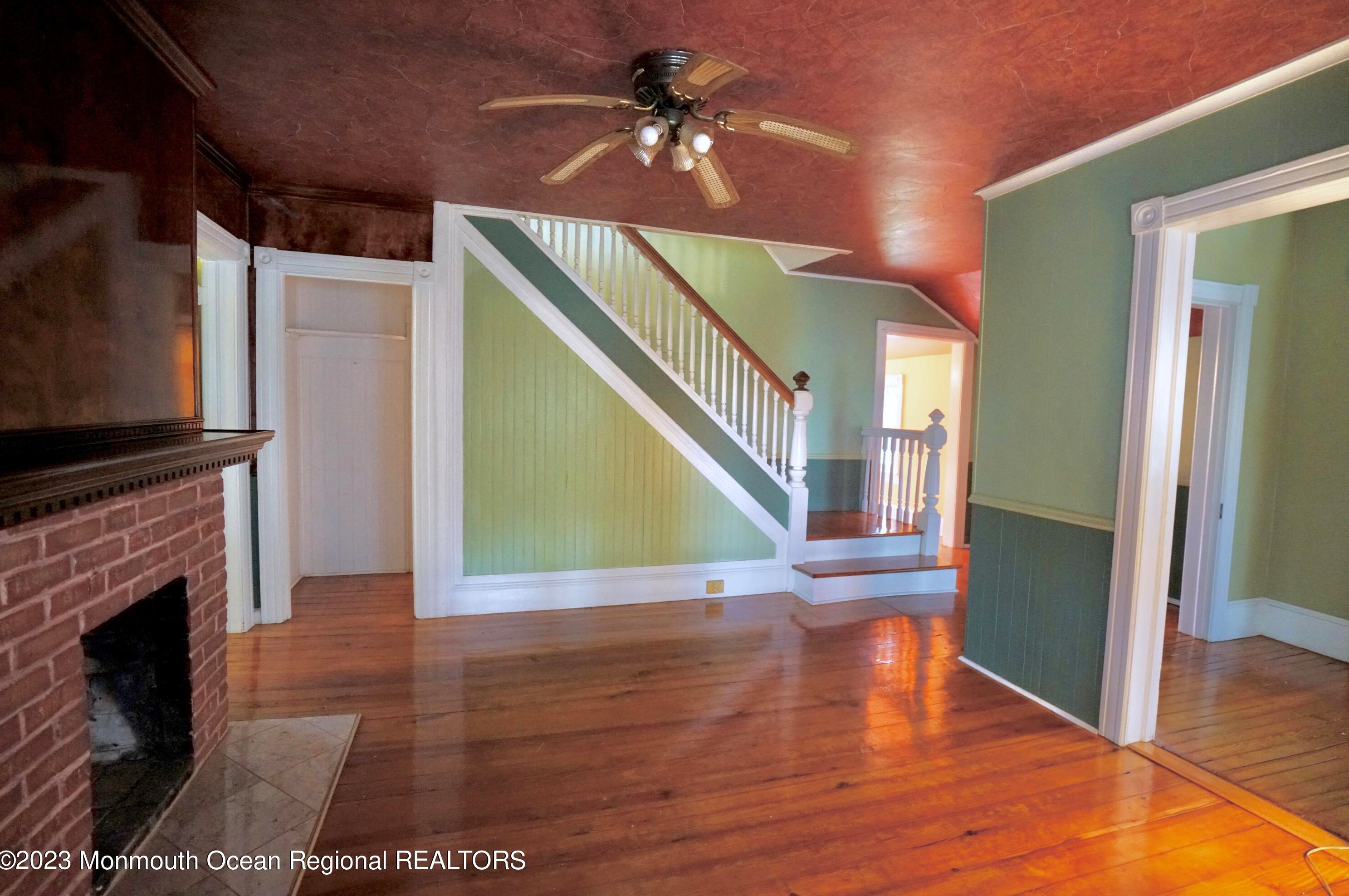 1 Serpentine Dr, Atlantic Highlands, NJ 07716
