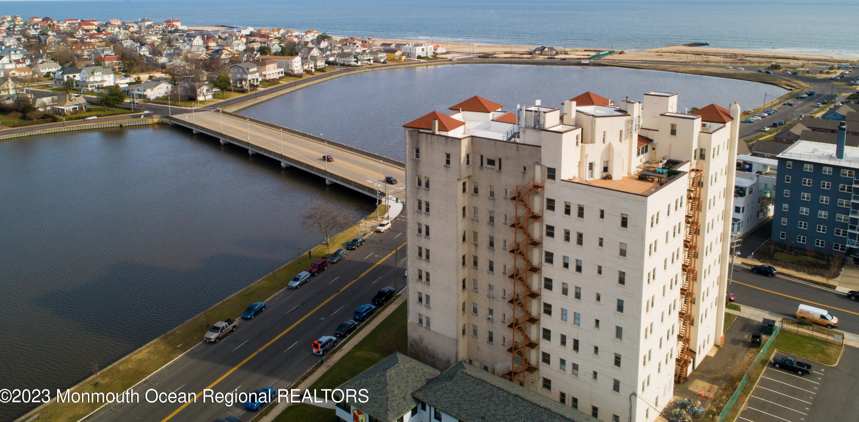 400 Deal Lake Dr #8k, Tinton Falls, NJ