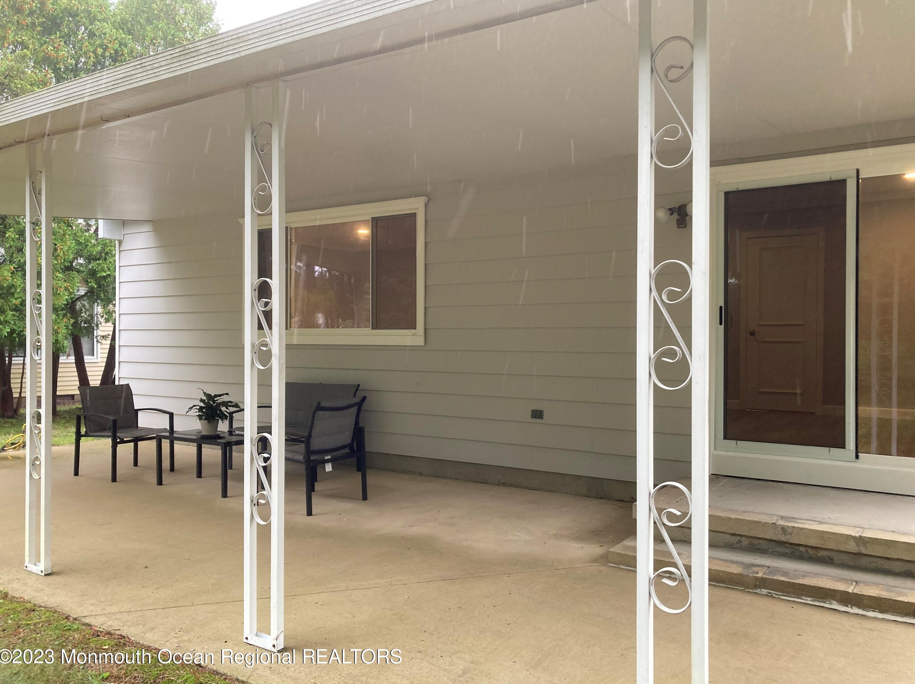 16 Canterbury Ln, Toms River NJ  08757-6503 exterior