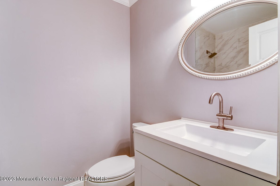 16 Canterbury Ln, Toms River NJ  08757-6503 exterior