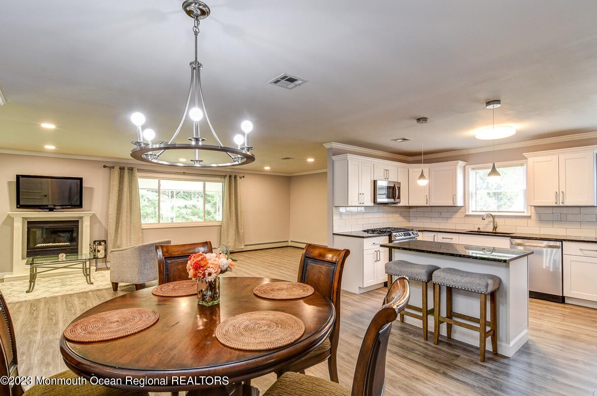 16 Canterbury Ln, Toms River NJ  08757-6503 exterior