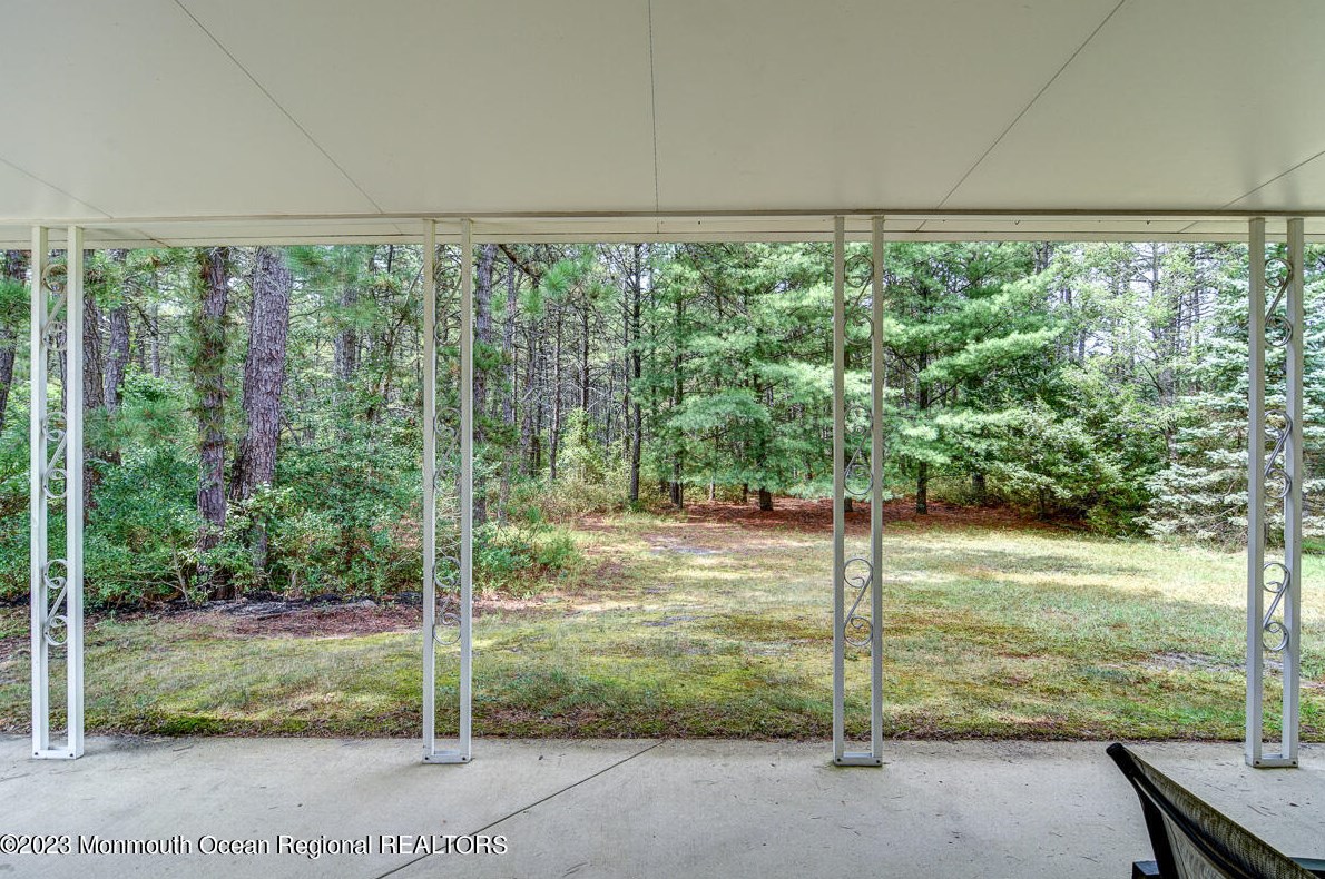 16 Canterbury Ln, Toms River NJ  08757-6503 exterior