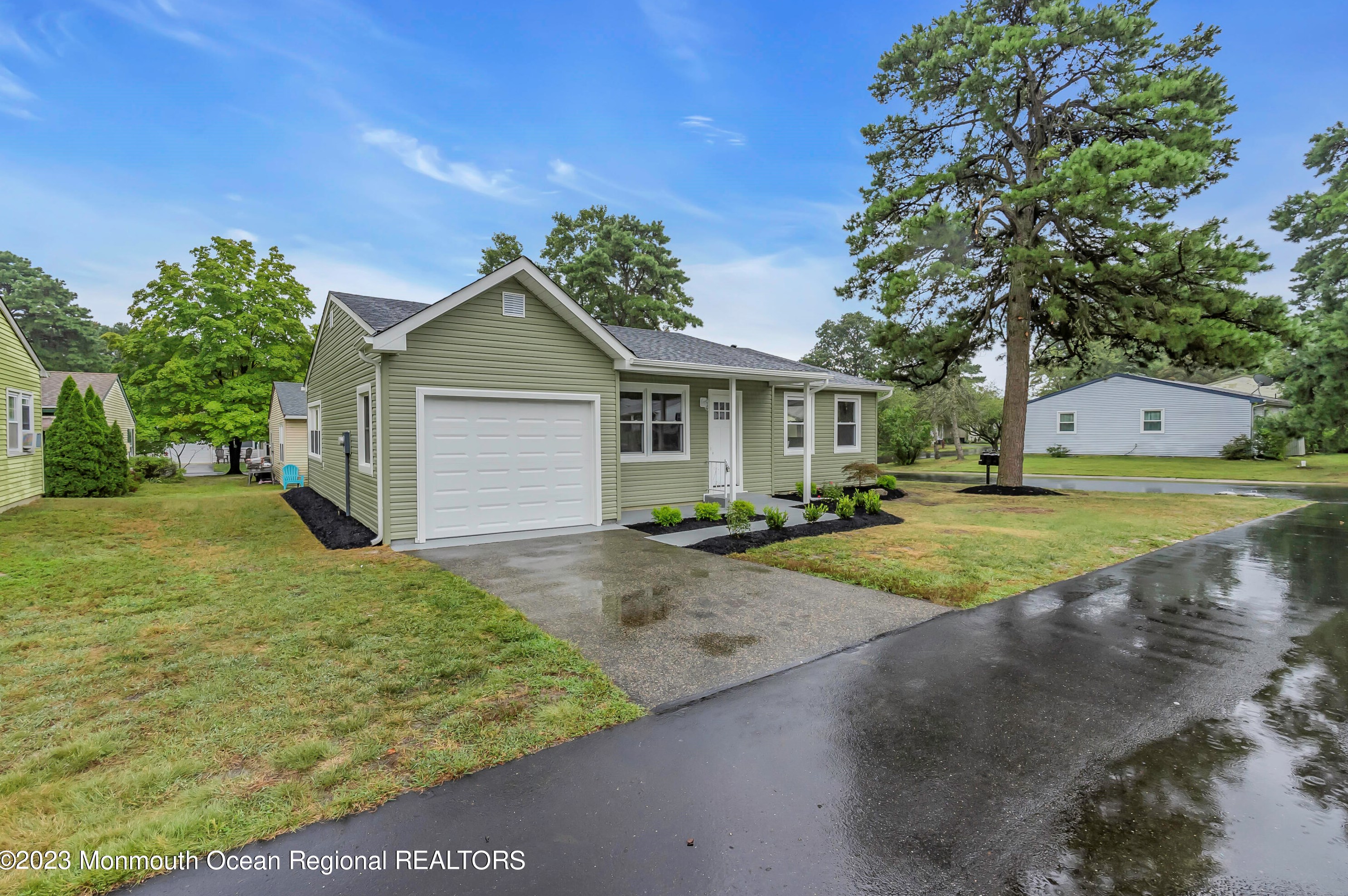 69 Westport Dr, Lakehurst, NJ 08759