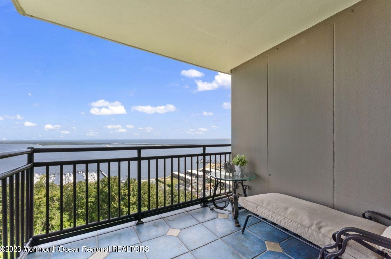 1 Scenic Dr #808, Monmouth Hills, NJ 07732