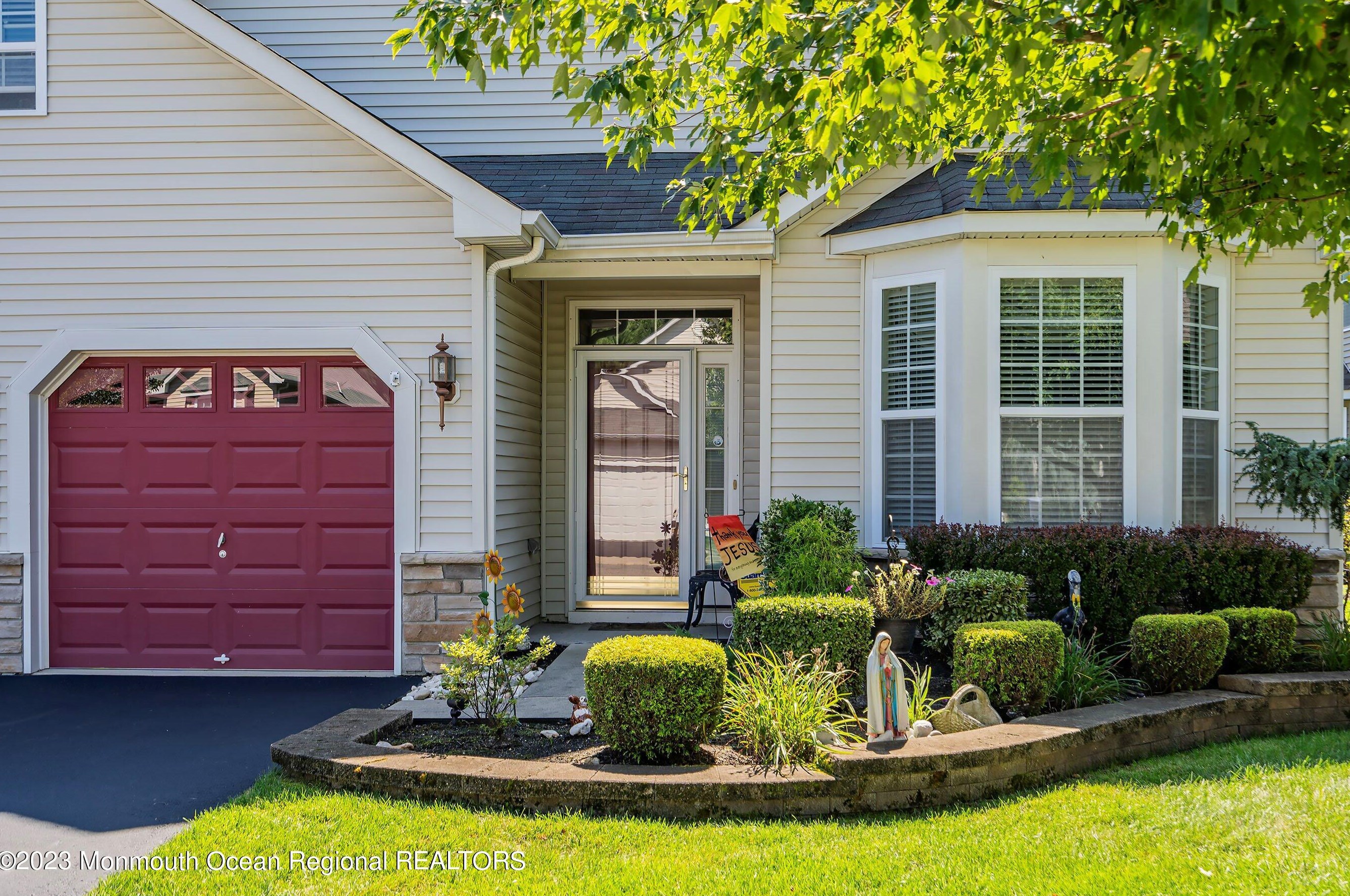 316 Damiano Way, Lakewood, NJ 08701