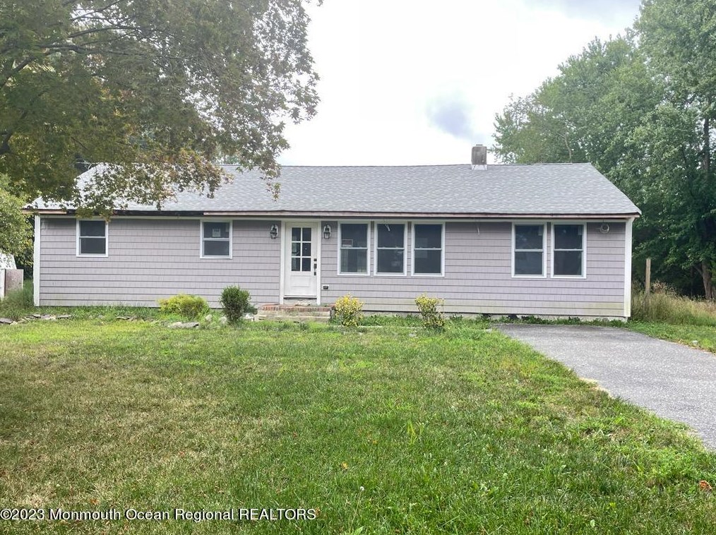 64 Monroe Ave, Toms River, NJ 08755-3245