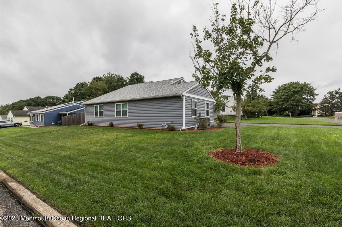 40 Pewter Dr, Wall Township, NJ 07753-7836
